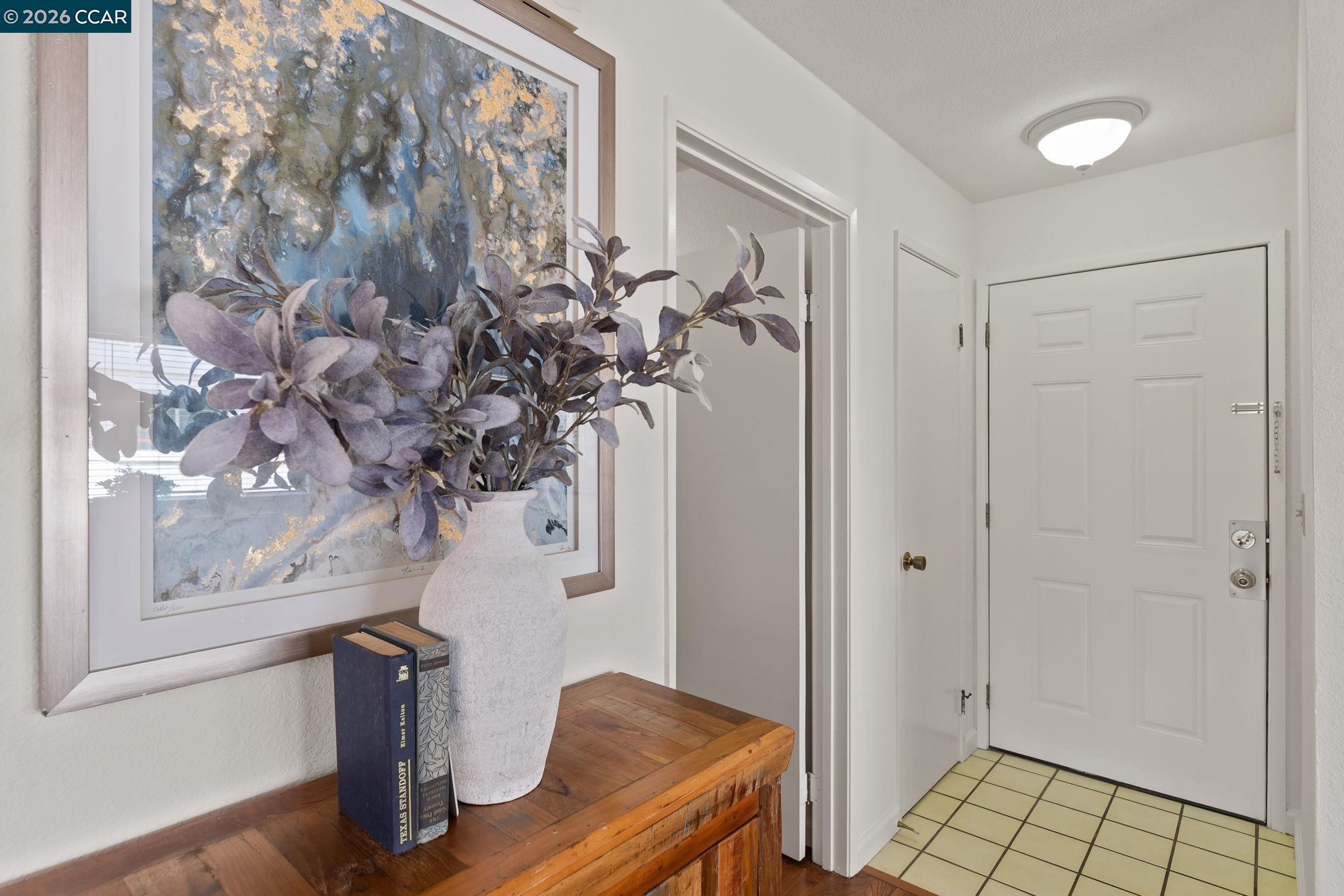 Detail Gallery Image 5 of 53 For 5060 Valley Crest Dr #56,  Concord,  CA 94521 - 3 Beds | 2/1 Baths