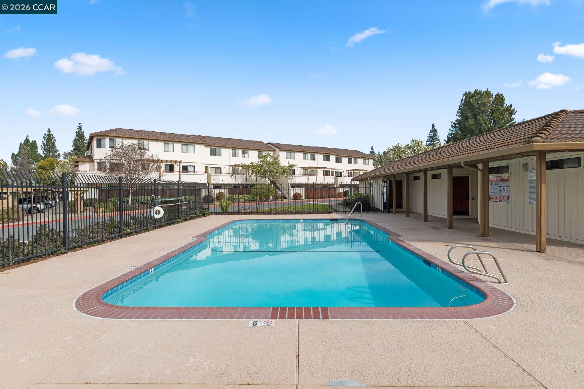 Detail Gallery Image 52 of 53 For 5060 Valley Crest Dr #56,  Concord,  CA 94521 - 3 Beds | 2/1 Baths