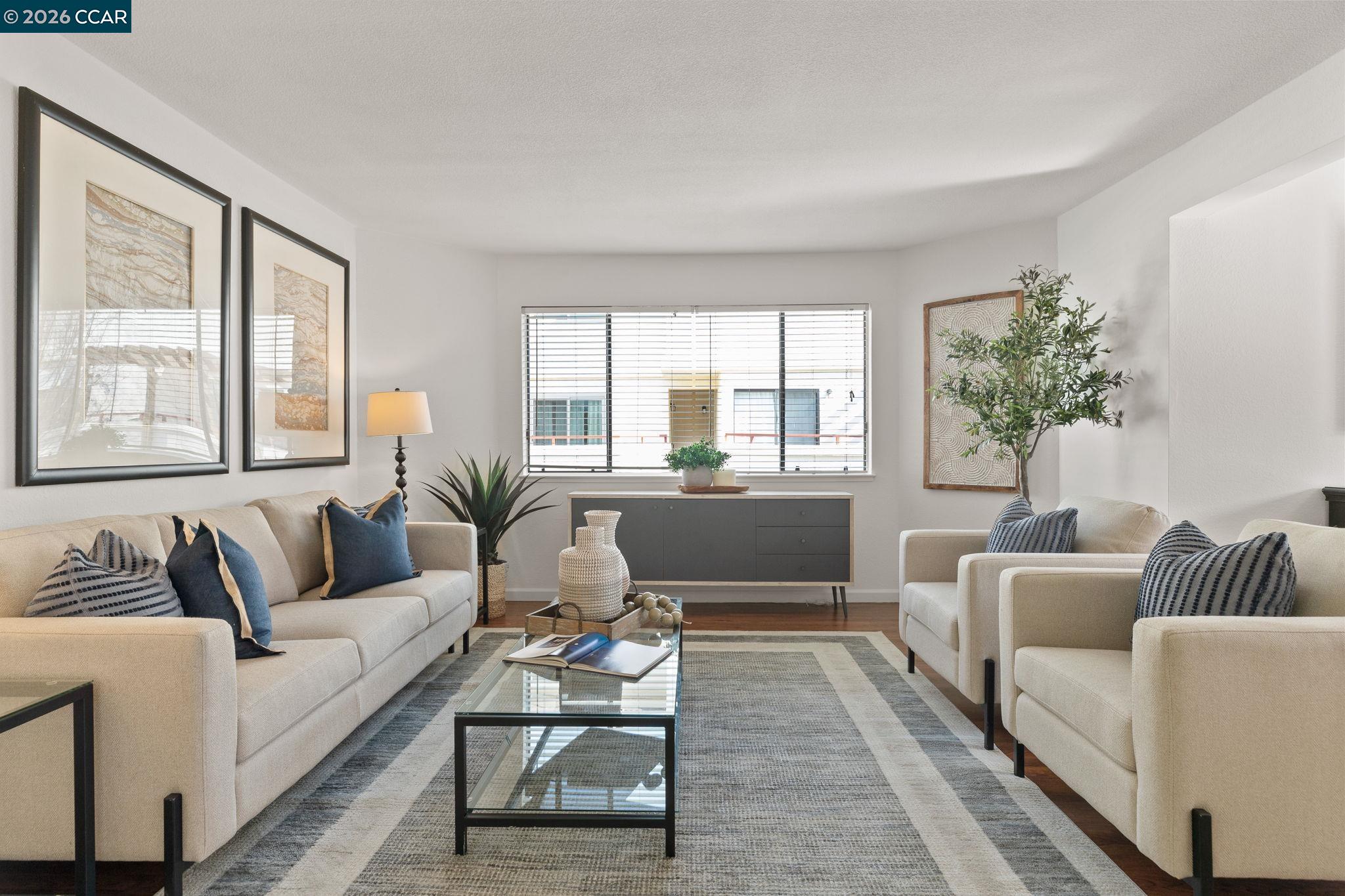 Detail Gallery Image 9 of 53 For 5060 Valley Crest Dr #56,  Concord,  CA 94521 - 3 Beds | 2/1 Baths