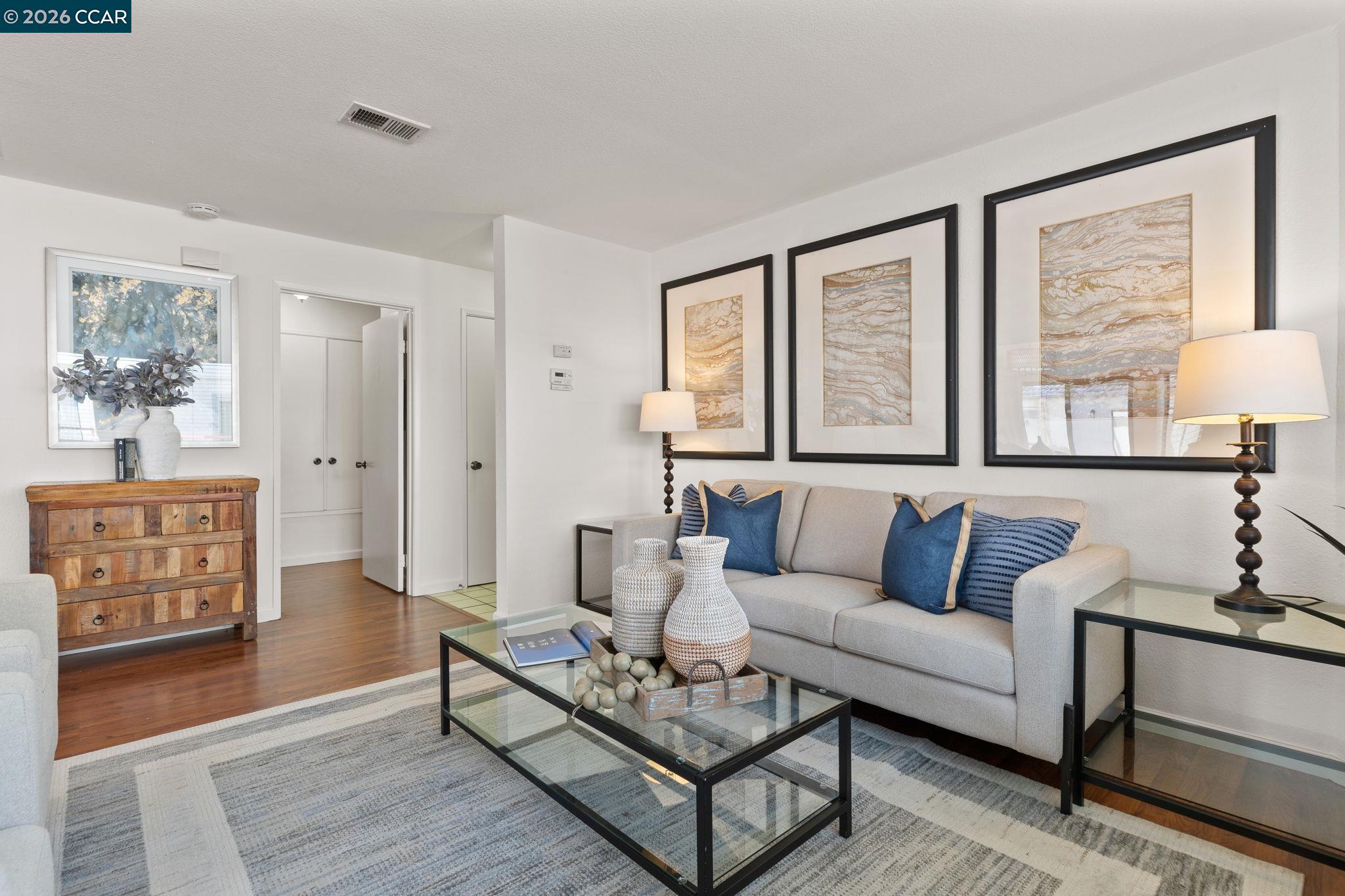 Detail Gallery Image 10 of 53 For 5060 Valley Crest Dr #56,  Concord,  CA 94521 - 3 Beds | 2/1 Baths