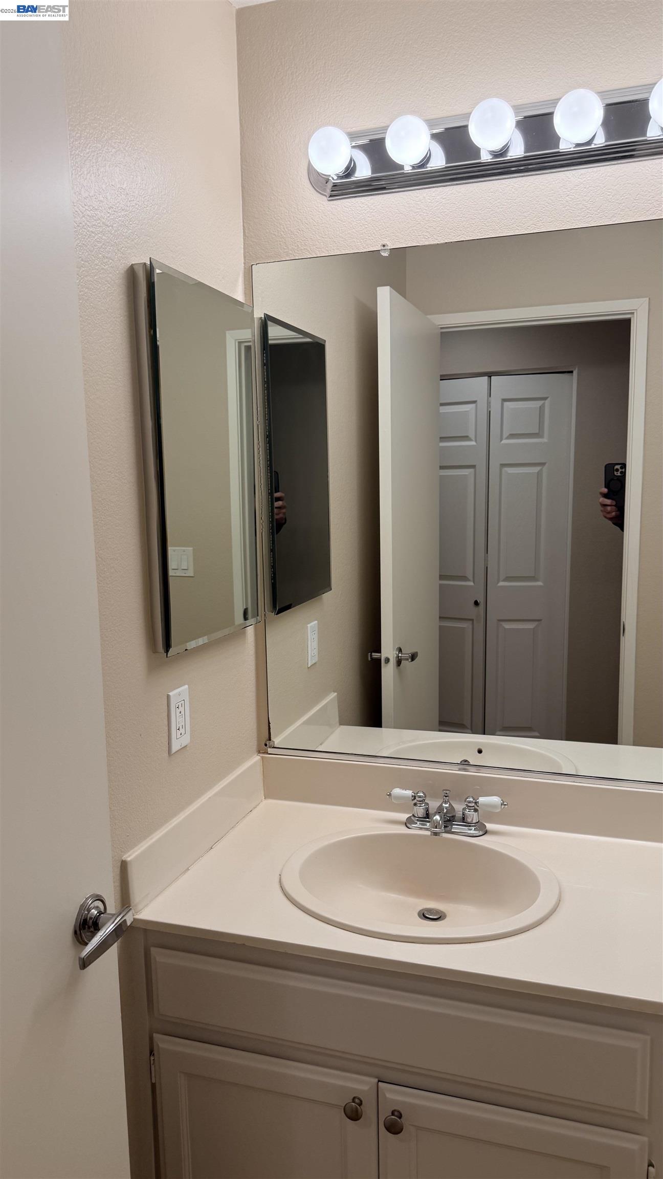 Detail Gallery Image 18 of 52 For 103 Tuscany Court, Hercules,  CA 94547 - 2 Beds | 2 Baths