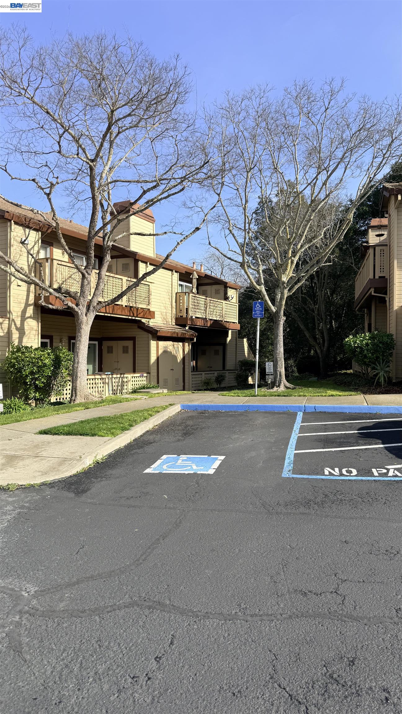 Detail Gallery Image 44 of 50 For 103 Tuscany Court, Hercules,  CA 94547 - 2 Beds | 2 Baths