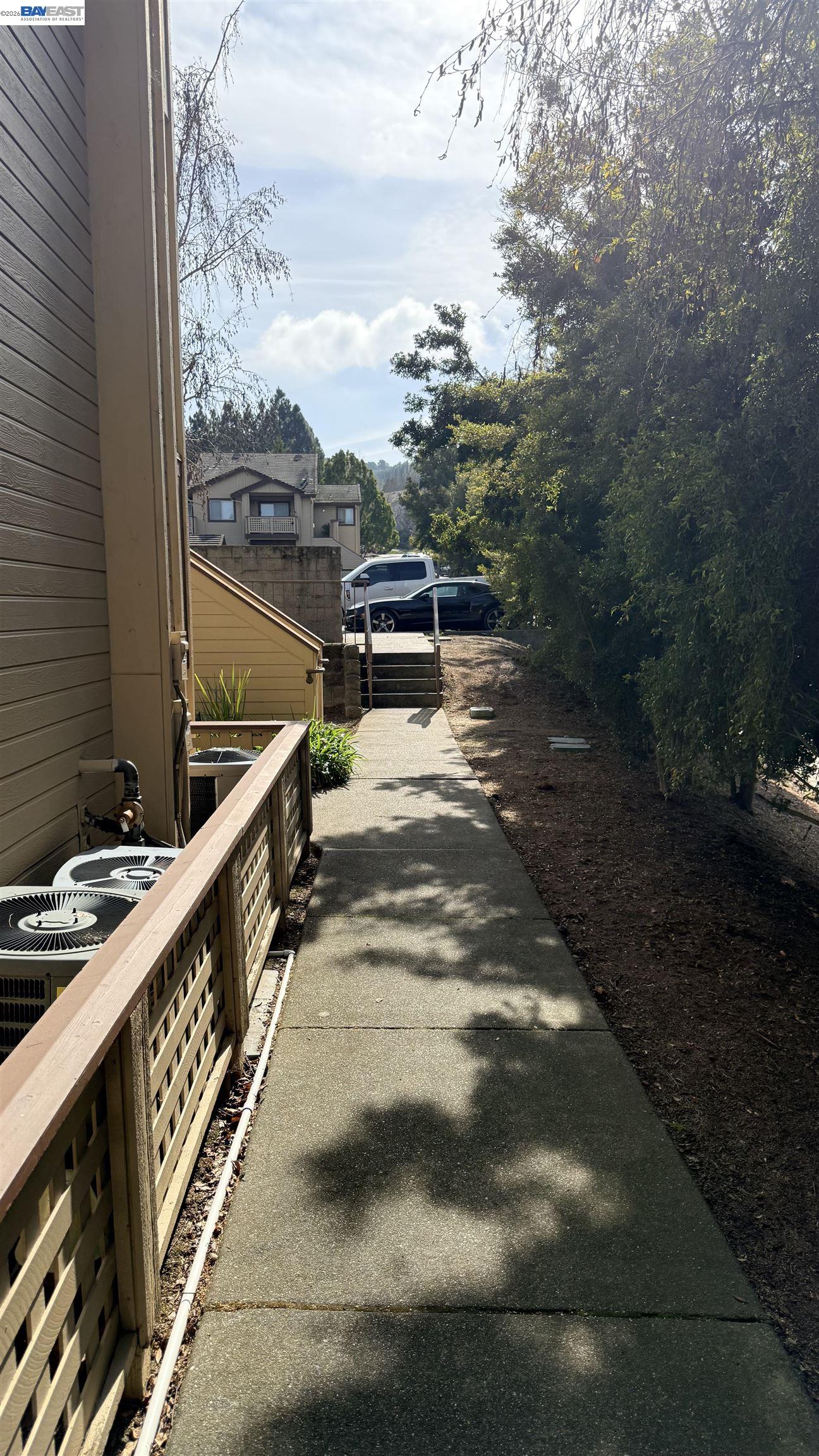 Detail Gallery Image 49 of 52 For 103 Tuscany Court, Hercules,  CA 94547 - 2 Beds | 2 Baths