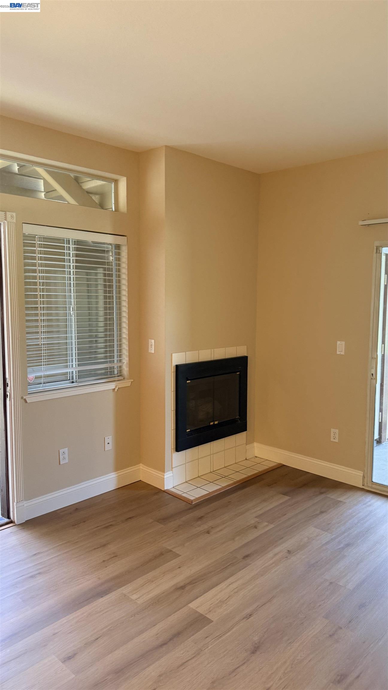 Detail Gallery Image 6 of 50 For 103 Tuscany Court, Hercules,  CA 94547 - 2 Beds | 2 Baths