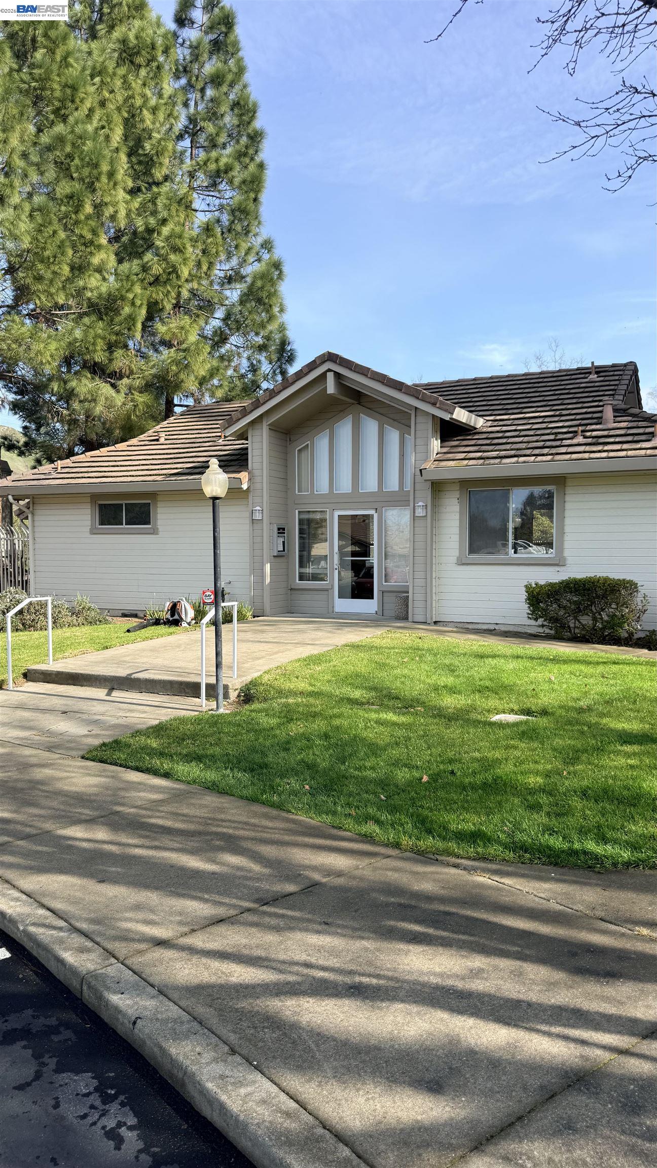 Detail Gallery Image 51 of 52 For 103 Tuscany Court, Hercules,  CA 94547 - 2 Beds | 2 Baths