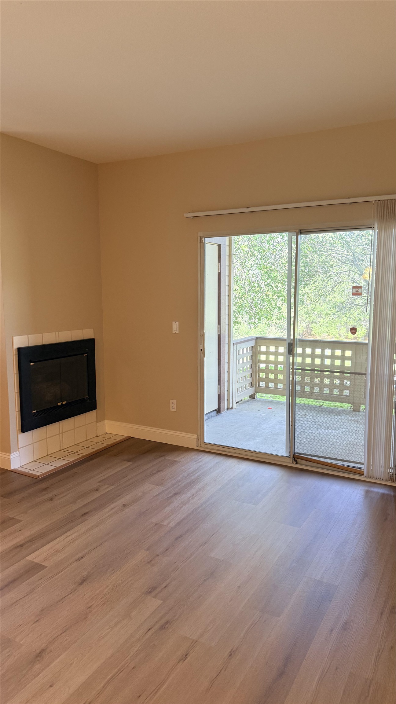 Detail Gallery Image 10 of 53 For 103 Tuscany Court, Hercules,  CA 94547 - 2 Beds | 2 Baths