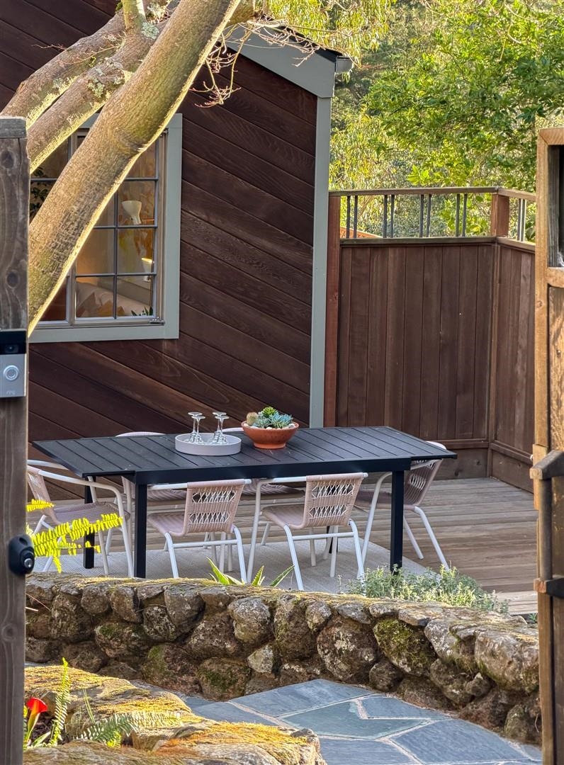 Detail Gallery Image 4 of 57 For 2355 Pelham Pl, Oakland,  CA 94611 - 3 Beds | 2/1 Baths