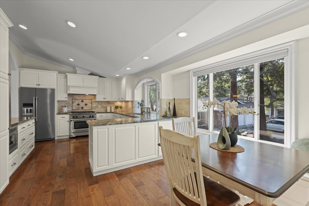 Detail Gallery Image 15 of 56 For 61 Willowview Ct, Danville,  CA 94526 - 4 Beds | 3 Baths