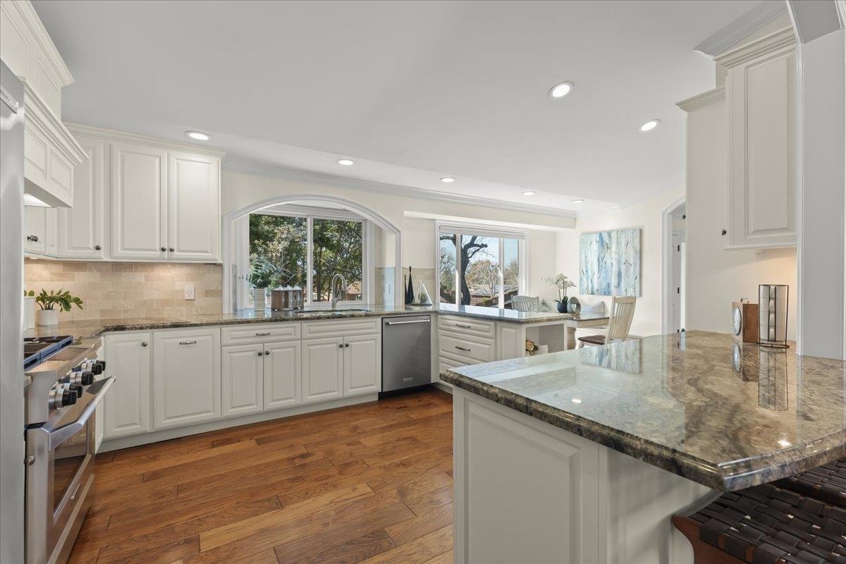 Detail Gallery Image 16 of 56 For 61 Willowview Ct, Danville,  CA 94526 - 4 Beds | 3 Baths