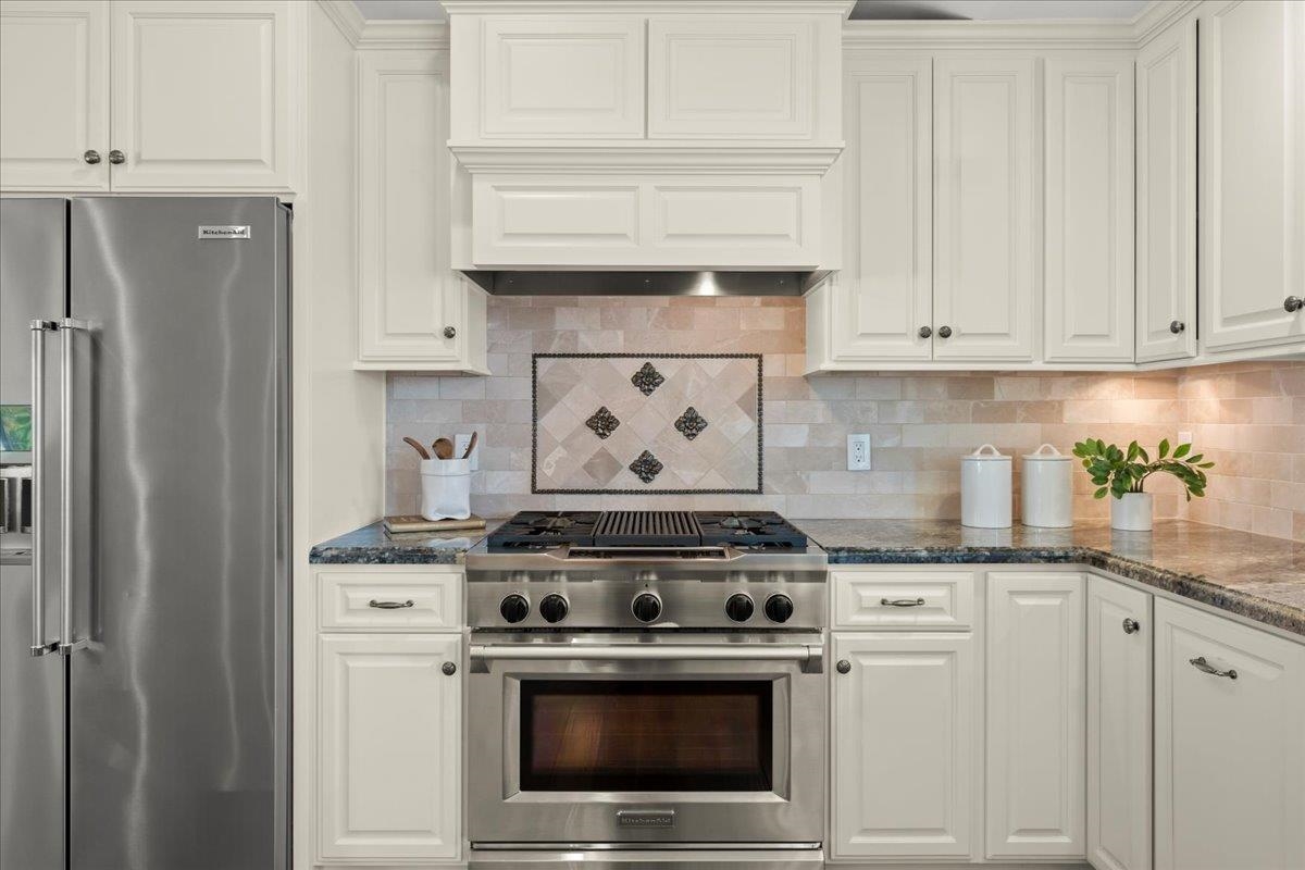 Detail Gallery Image 18 of 56 For 61 Willowview Ct, Danville,  CA 94526 - 4 Beds | 3 Baths