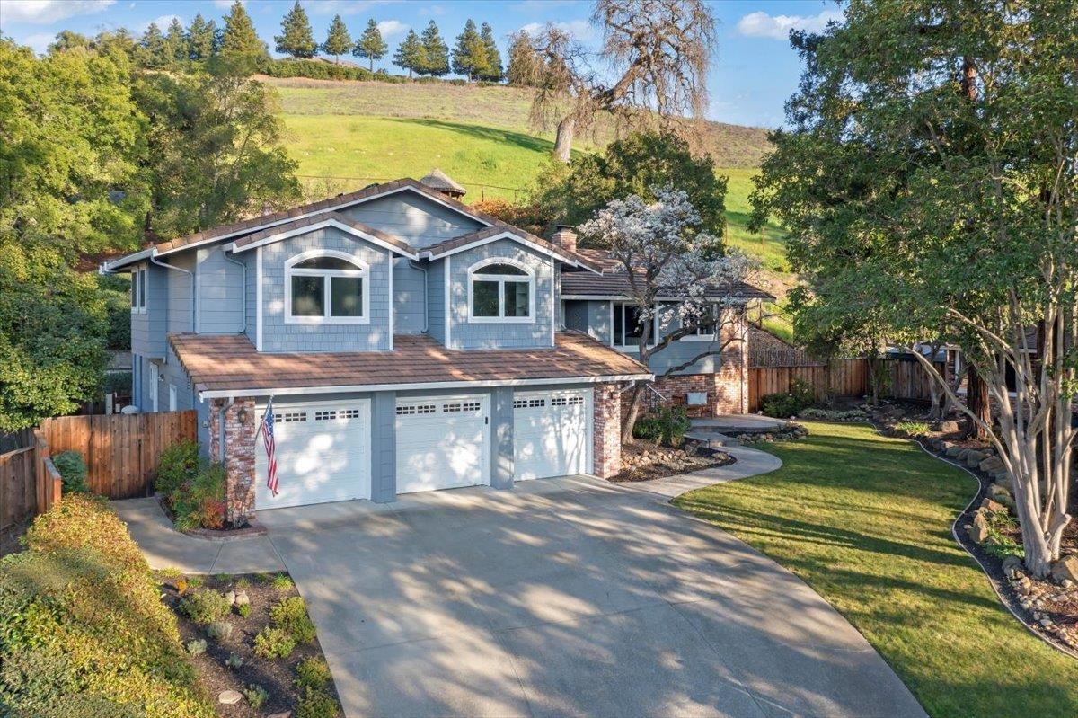 Detail Gallery Image 3 of 56 For 61 Willowview Ct, Danville,  CA 94526 - 4 Beds | 3 Baths