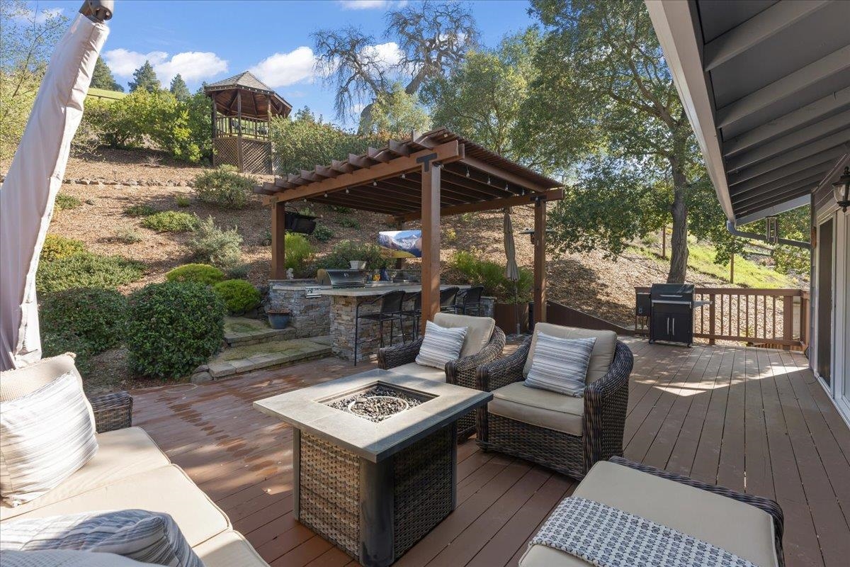 Detail Gallery Image 44 of 56 For 61 Willowview Ct, Danville,  CA 94526 - 4 Beds | 3 Baths