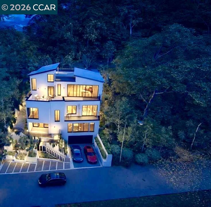 Detail Gallery Image 17 of 50 For 6030 Girvin Dr, Oakland,  CA 94611 - – Beds | – Baths