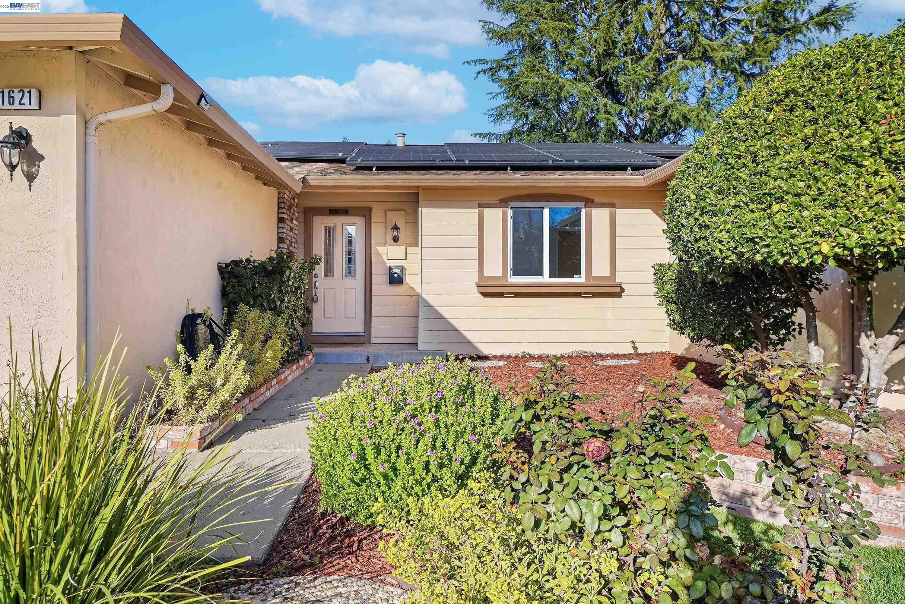 Detail Gallery Image 4 of 47 For 1621 Harvest Rd, Pleasanton,  CA 94566 - 4 Beds | 2 Baths