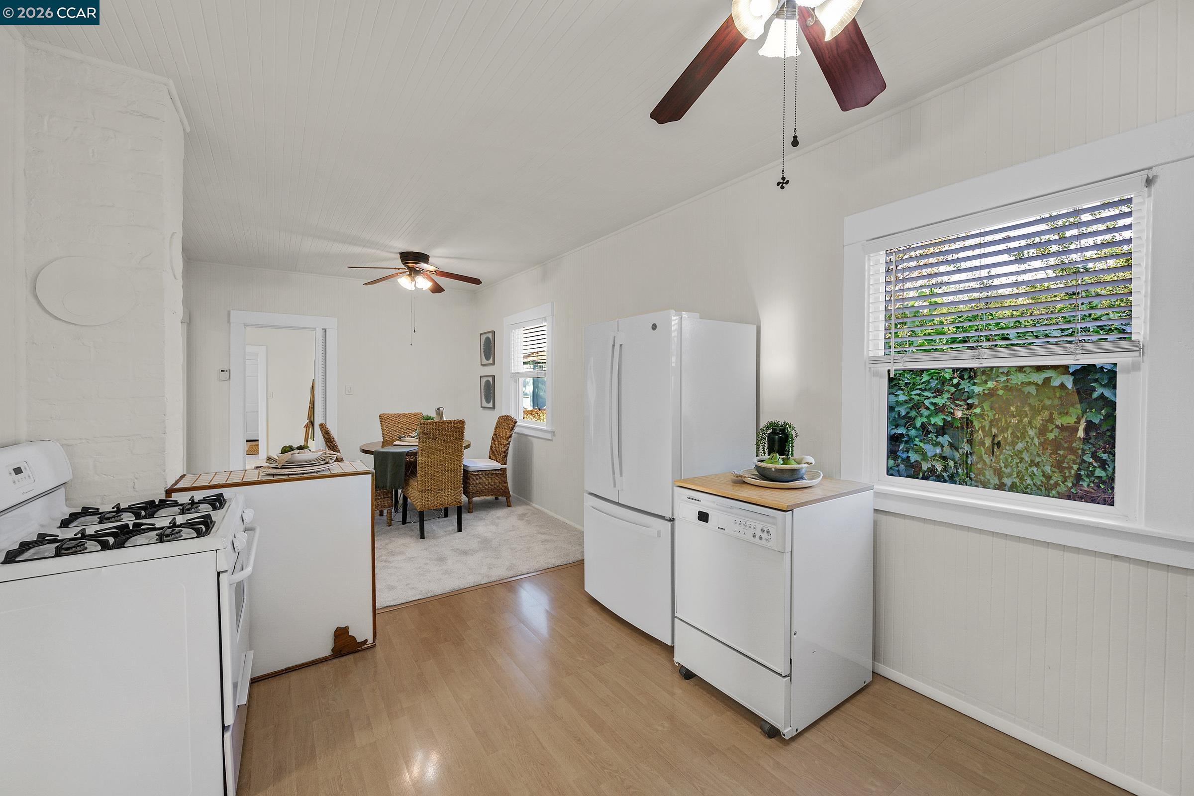 Detail Gallery Image 15 of 32 For 22820 5th St, Hayward,  CA 94541 - 5 Beds | 2/1 Baths