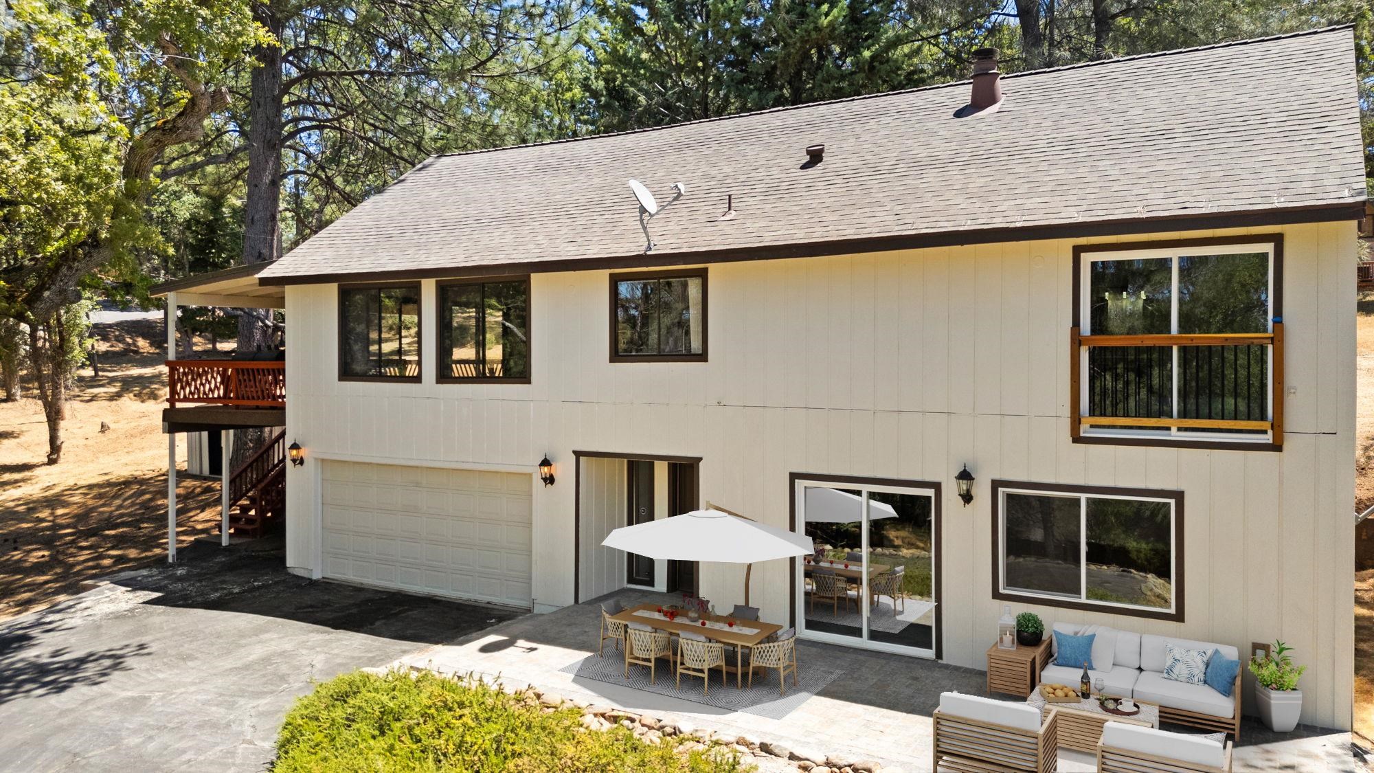 Detail Gallery Image 2 of 33 For 12629 Cresthavaen, Groveland,  CA 95321 - 3 Beds | 2/1 Baths