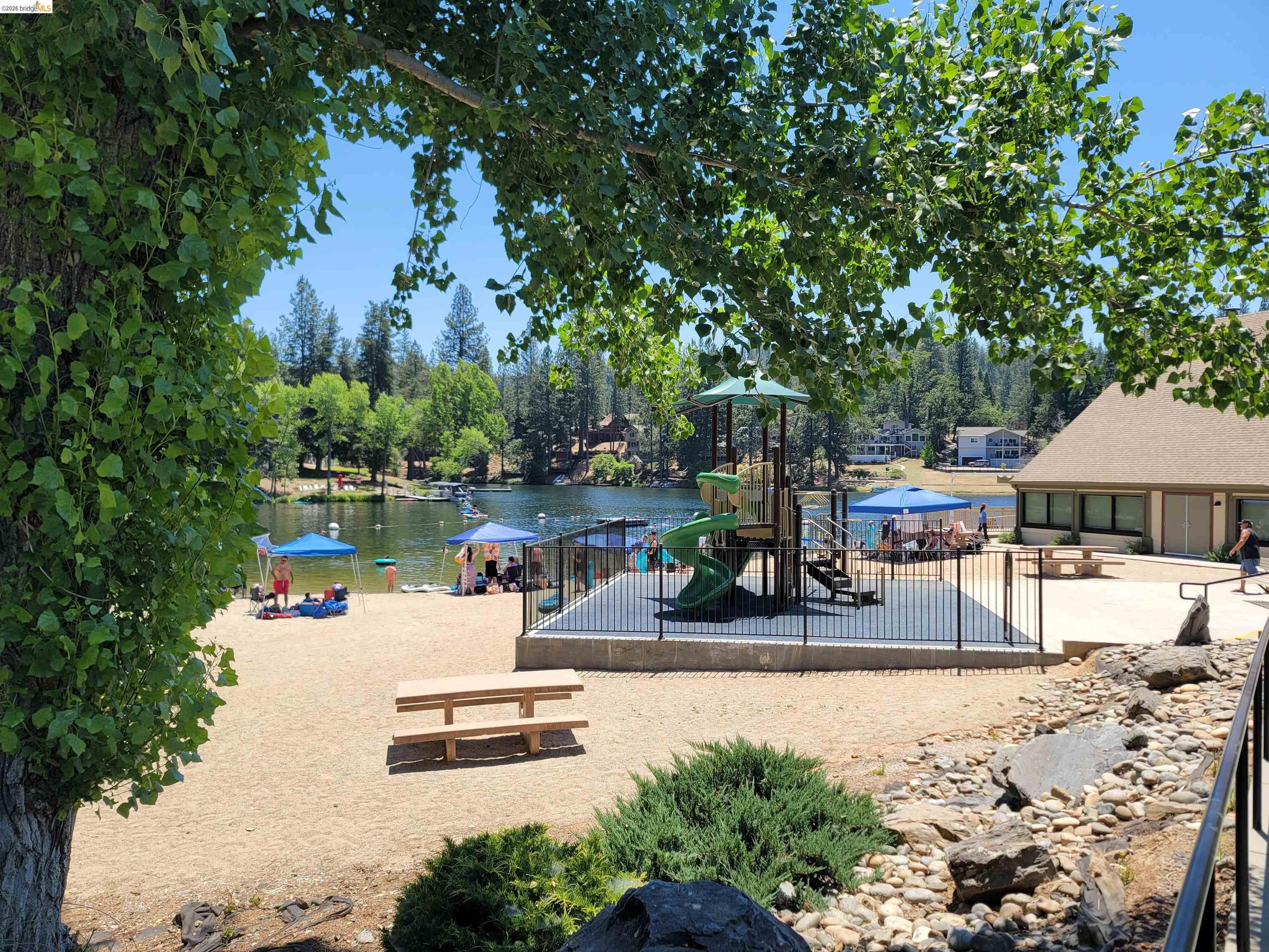 Detail Gallery Image 29 of 32 For 12629 Cresthavaen, Groveland,  CA 95321 - 3 Beds | 2/1 Baths