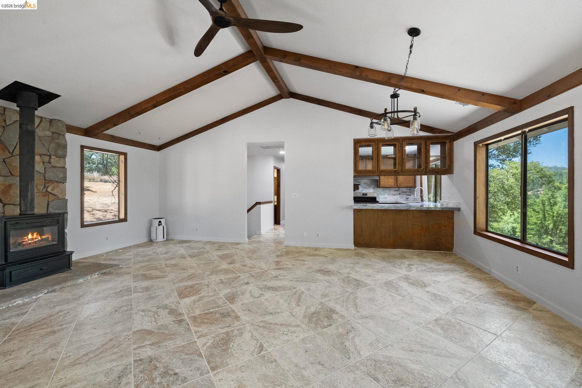 Detail Gallery Image 4 of 32 For 12629 Cresthavaen, Groveland,  CA 95321 - 3 Beds | 2/1 Baths