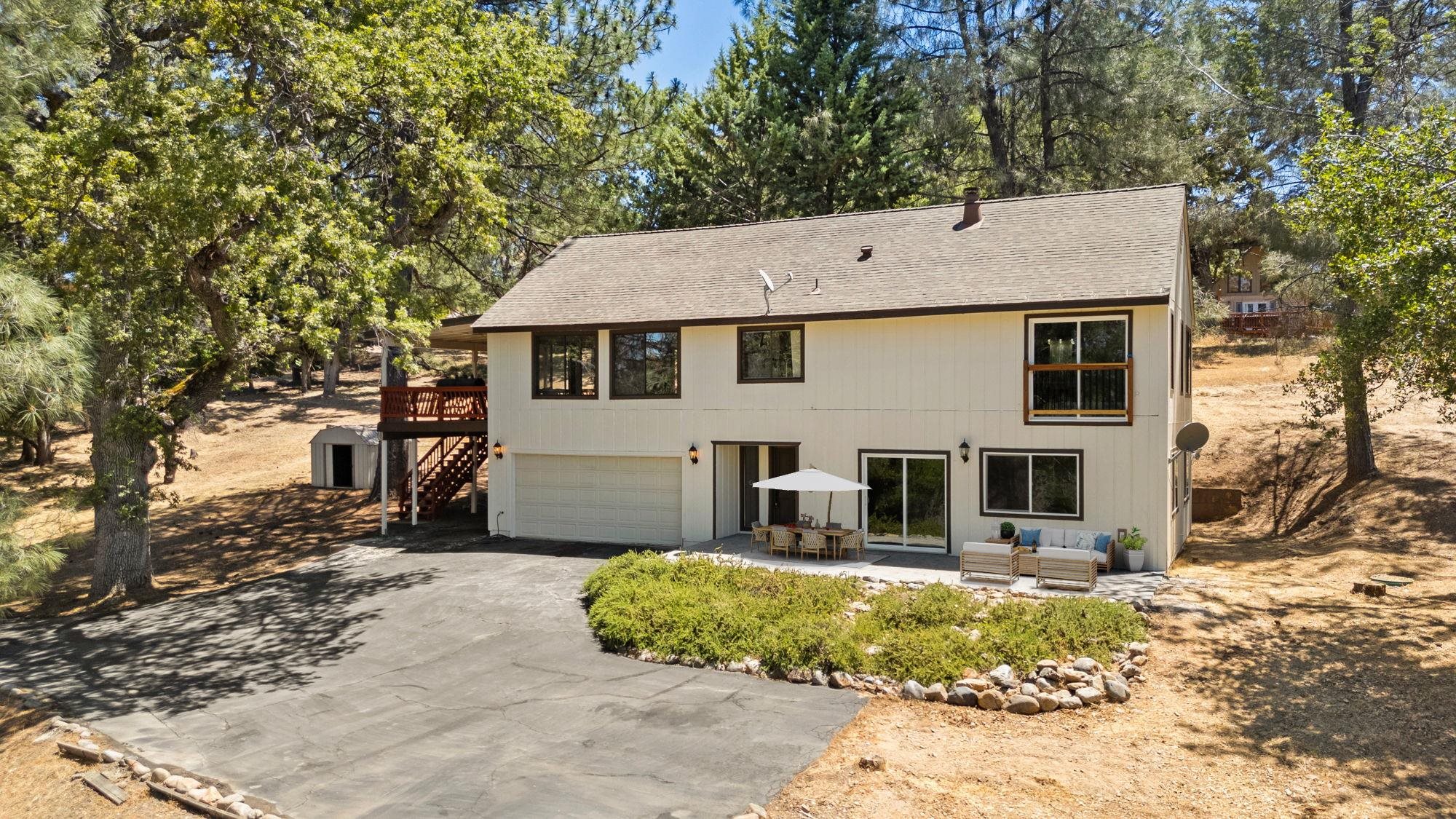 Detail Gallery Image 4 of 33 For 12629 Cresthavaen, Groveland,  CA 95321 - 3 Beds | 2/1 Baths