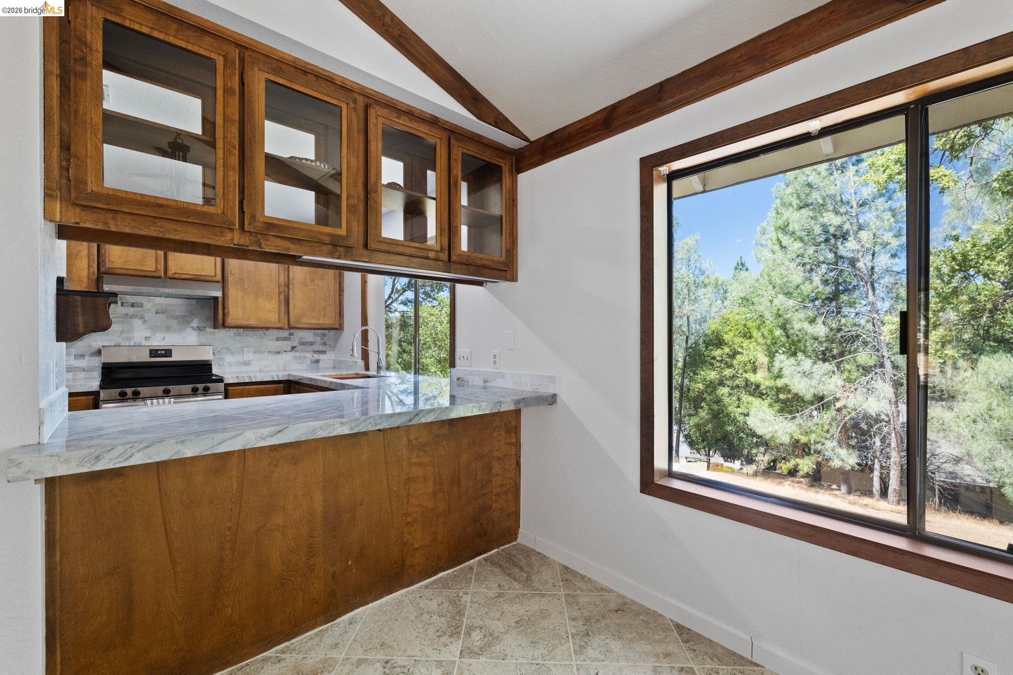 Detail Gallery Image 7 of 32 For 12629 Cresthavaen, Groveland,  CA 95321 - 3 Beds | 2/1 Baths