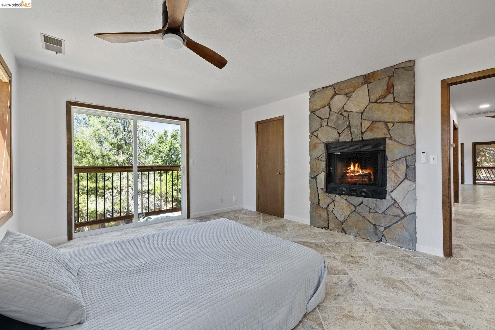 Detail Gallery Image 8 of 32 For 12629 Cresthavaen, Groveland,  CA 95321 - 3 Beds | 2/1 Baths