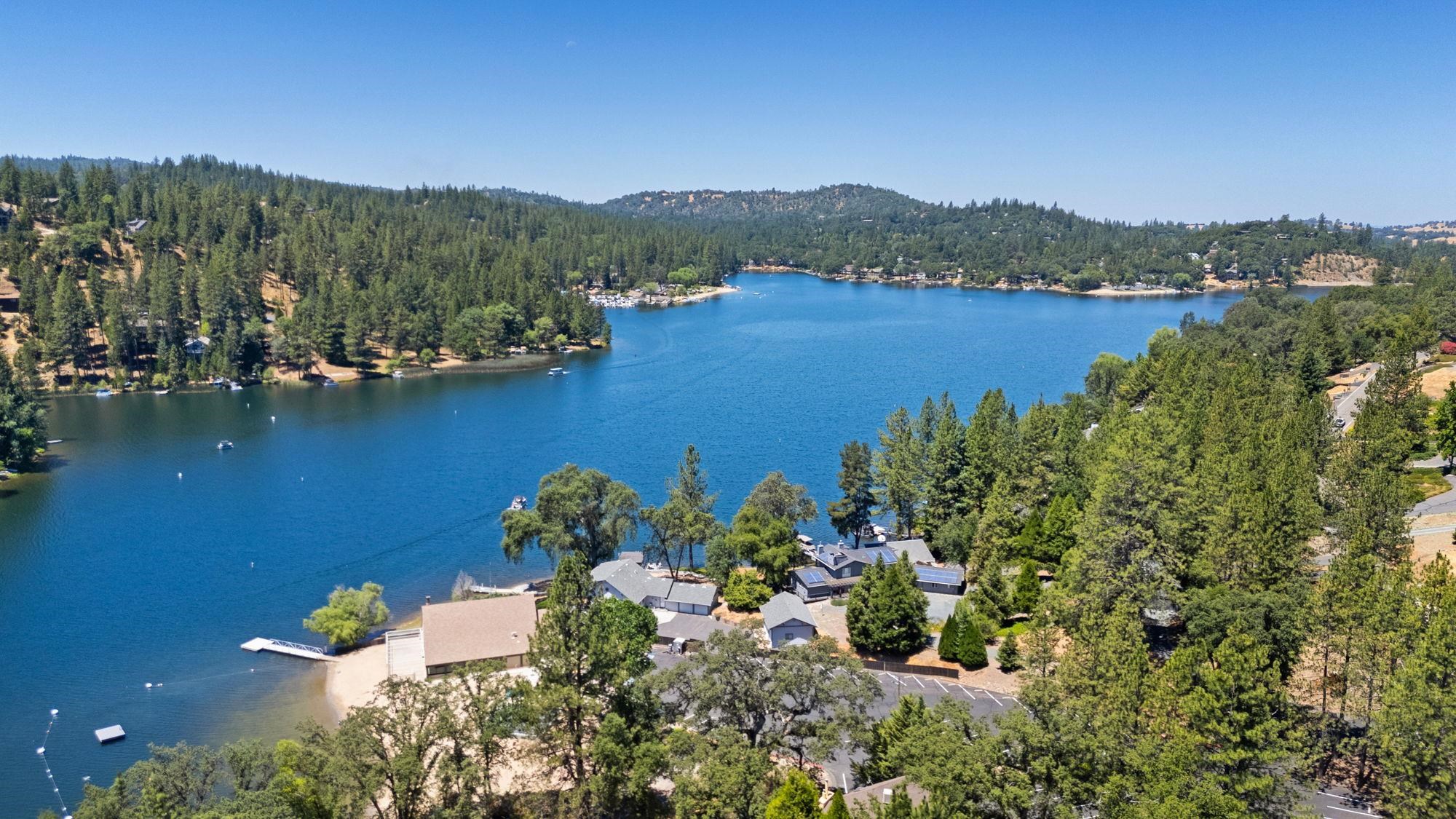 Detail Gallery Image 8 of 33 For 12629 Cresthavaen, Groveland,  CA 95321 - 3 Beds | 2/1 Baths