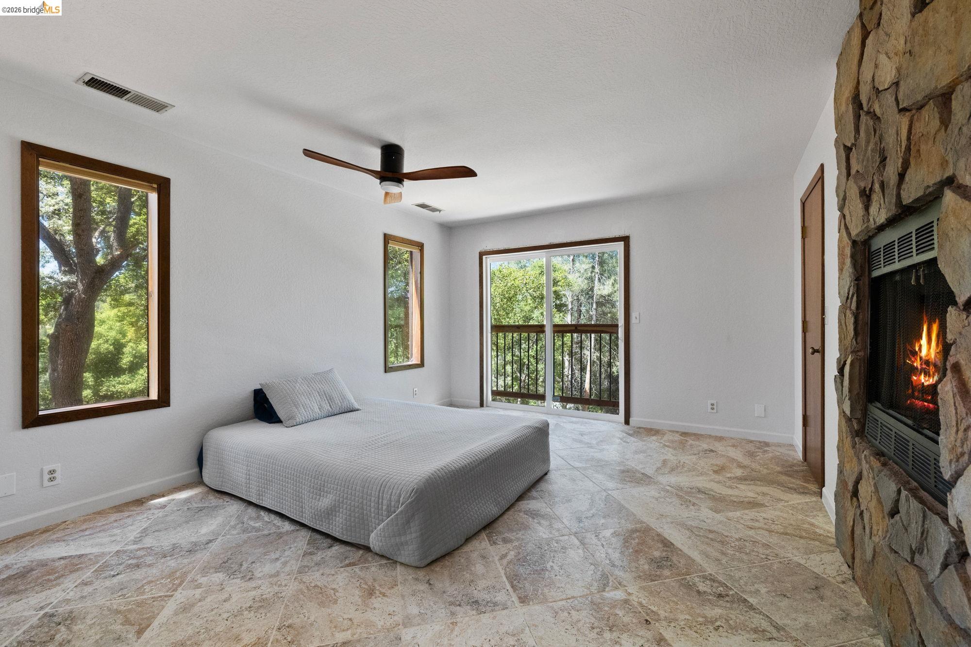 Detail Gallery Image 10 of 32 For 12629 Cresthavaen, Groveland,  CA 95321 - 3 Beds | 2/1 Baths