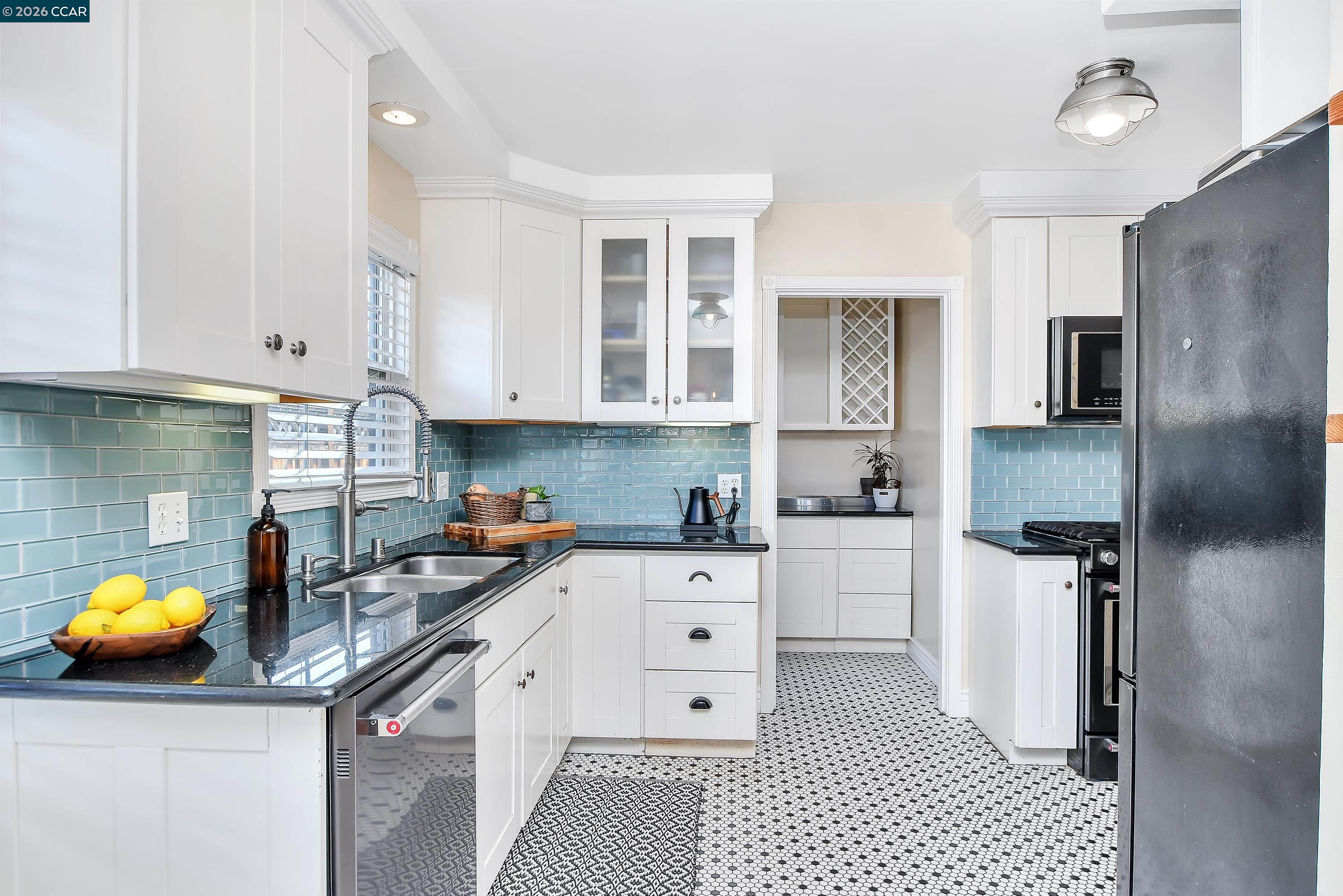 Detail Gallery Image 9 of 35 For 3162 Salvio St, Concord,  CA 94519 - 3 Beds | 1 Baths
