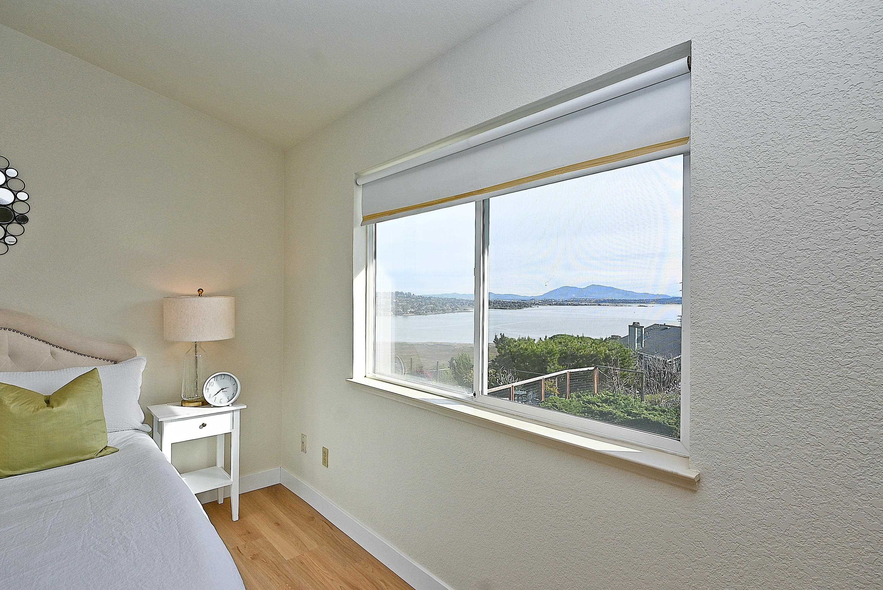 Detail Gallery Image 16 of 54 For 137 Pirates Cv, Vallejo,  CA 94591 - 4 Beds | 2/1 Baths
