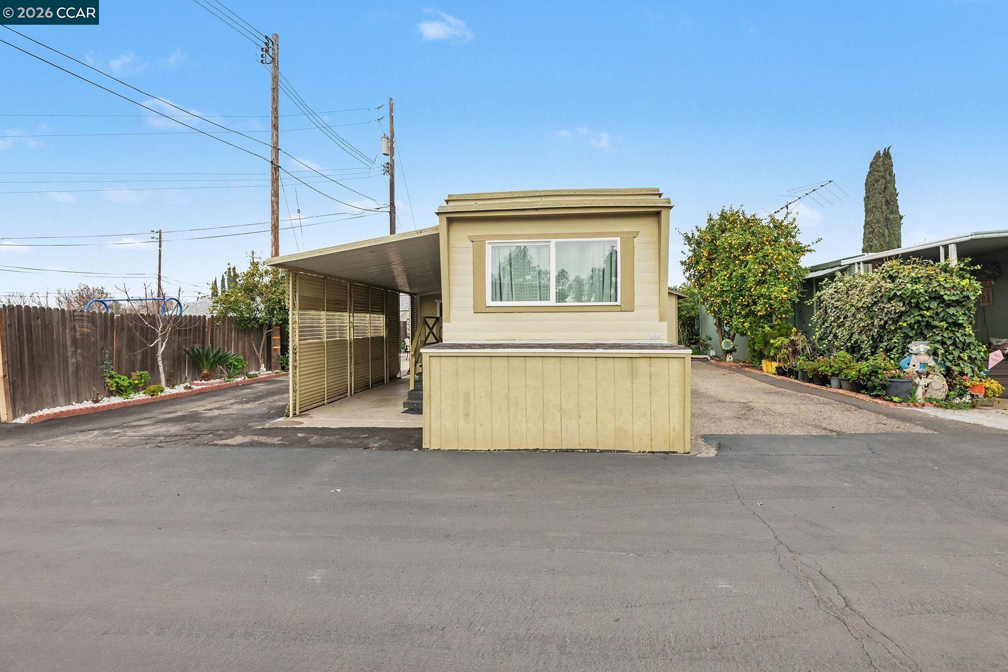 Detail Gallery Image 3 of 26 For 75 E Bolton Rd #29,  Oakley,  CA 94561 - 3 Beds | 1 Baths