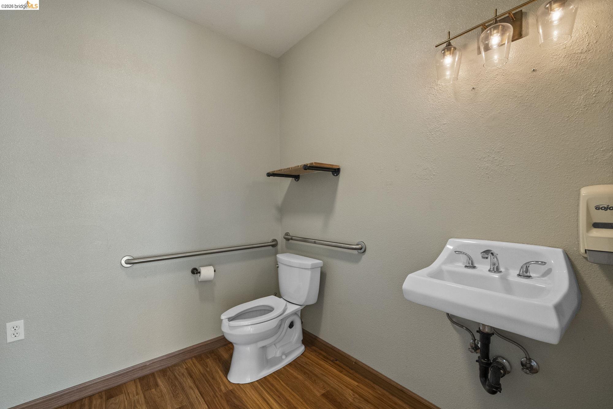 18851 Microtronics Way Unit A-1, Sonora CA 95370 — photo 12