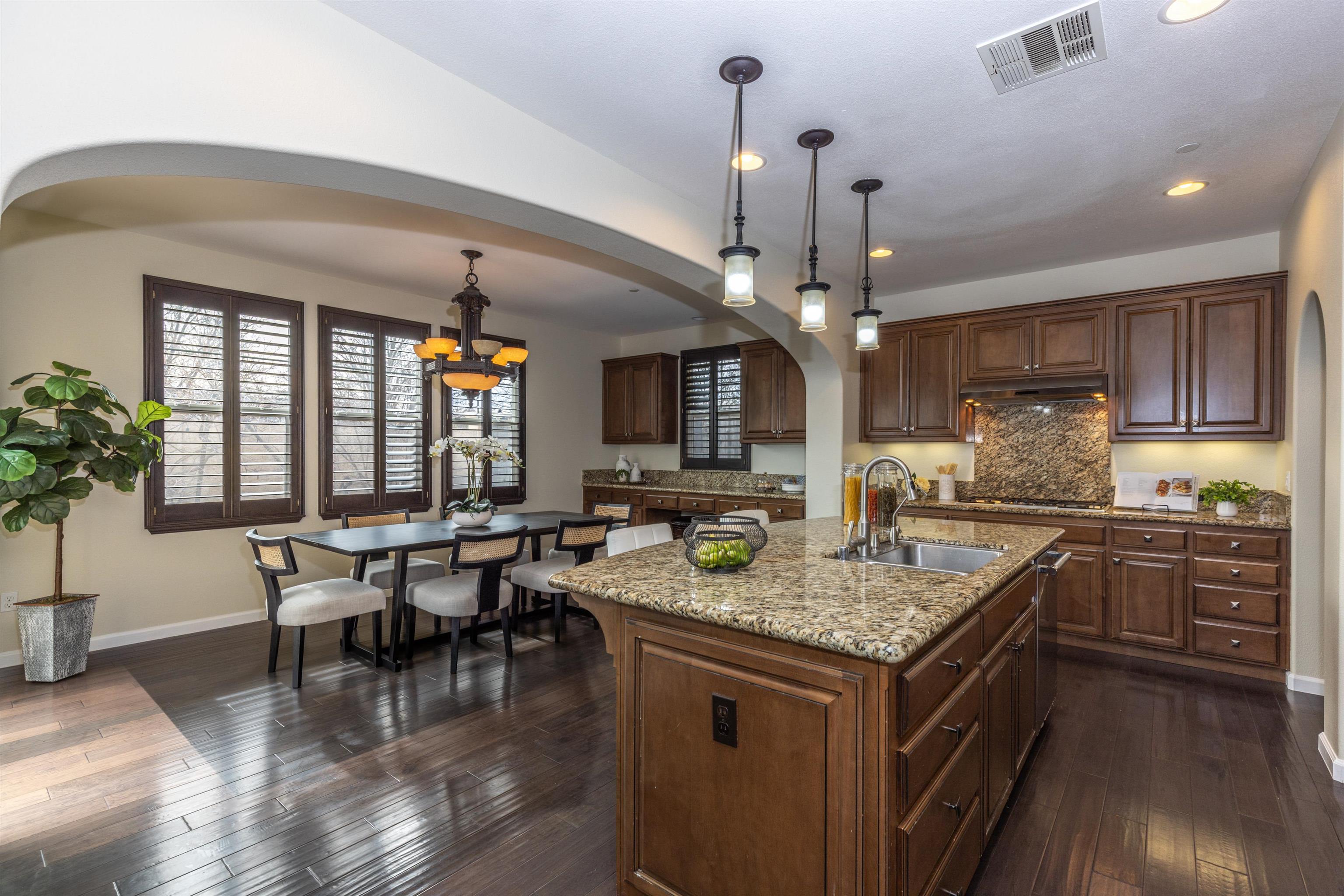 Detail Gallery Image 9 of 33 For 3252 Carpenter Way, San Ramon,  CA 94582-5471 - 4 Beds | 3/1 Baths