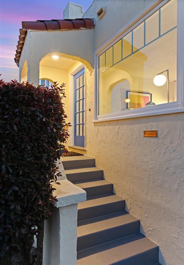 Detail Gallery Image 2 of 37 For 938 Masonic Ave, Albany,  CA 94706 - 2 Beds | 1 Baths