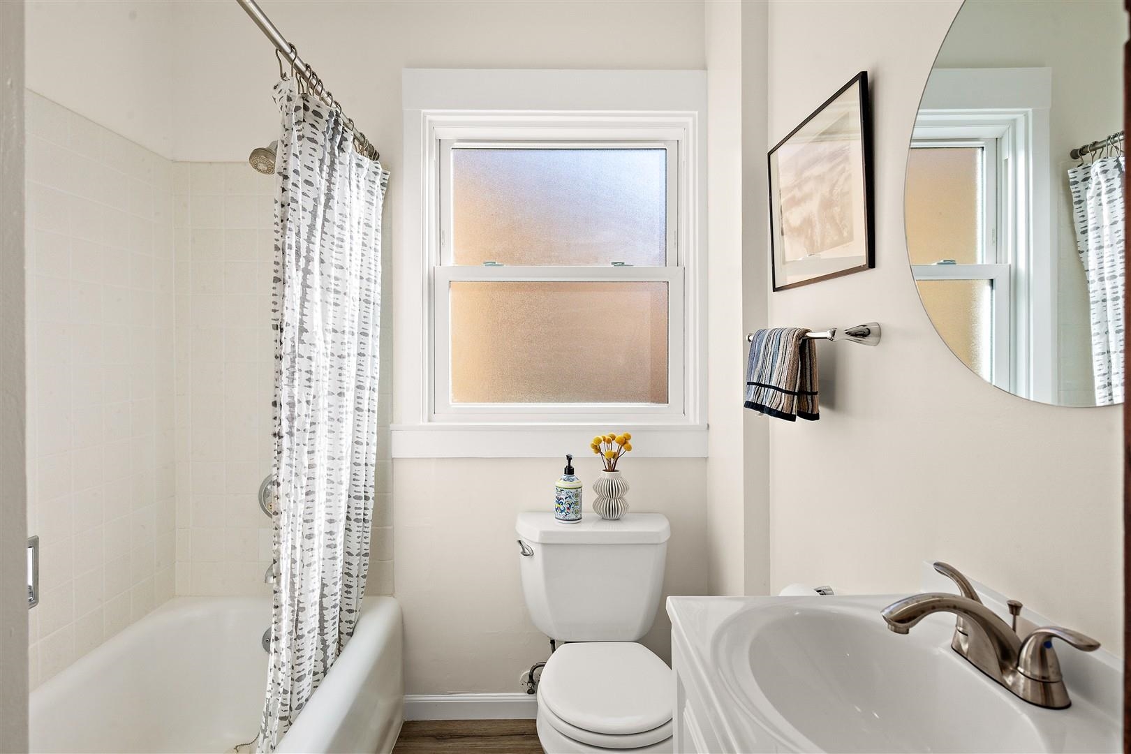 Detail Gallery Image 15 of 37 For 938 Masonic Ave, Albany,  CA 94706 - 2 Beds | 1 Baths