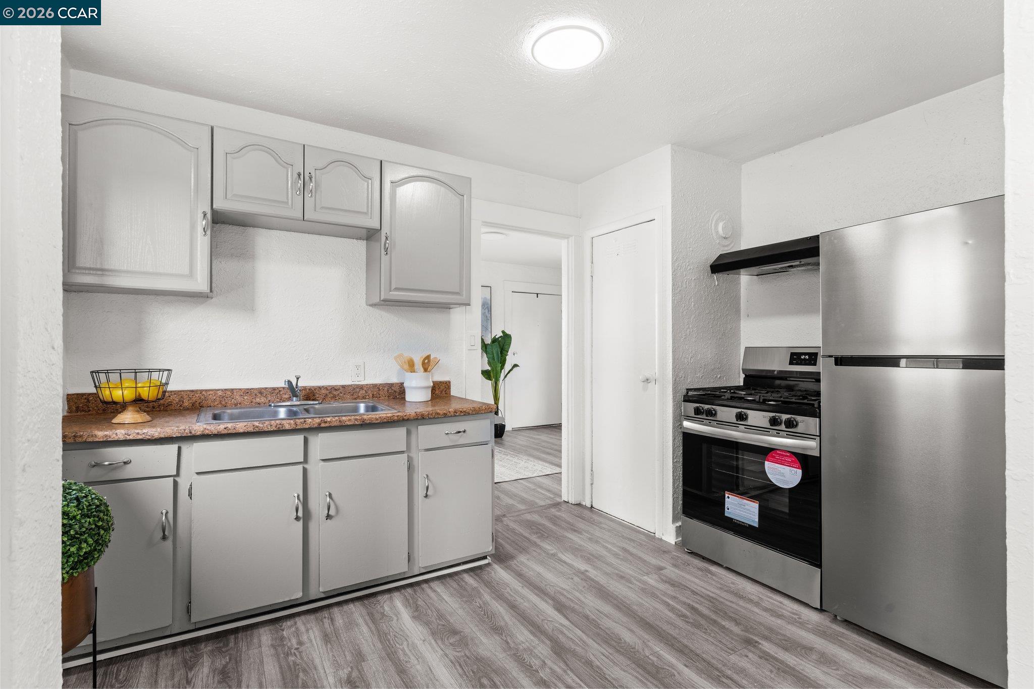 Detail Gallery Image 11 of 28 For 2612 75th Ave, Oakland,  CA 94605 - 2 Beds | 1/1 Baths