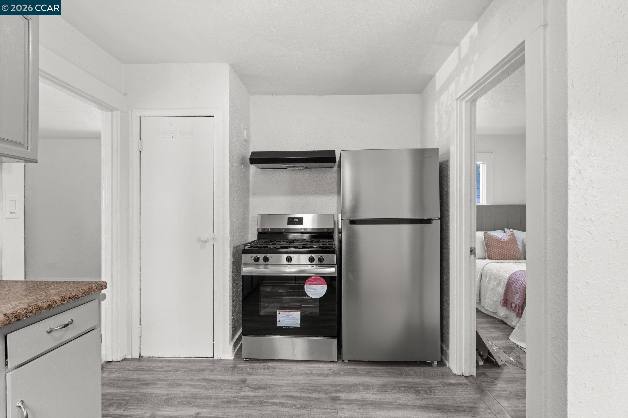 Detail Gallery Image 13 of 28 For 2612 75th Ave, Oakland,  CA 94605 - 2 Beds | 1/1 Baths