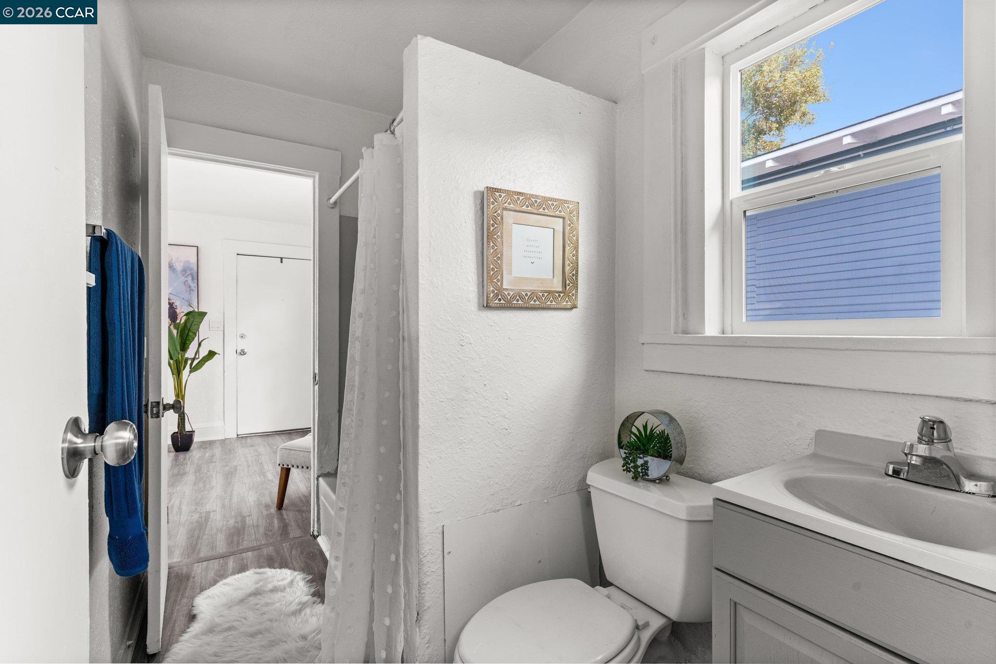 Detail Gallery Image 18 of 28 For 2612 75th Ave, Oakland,  CA 94605 - 2 Beds | 1/1 Baths