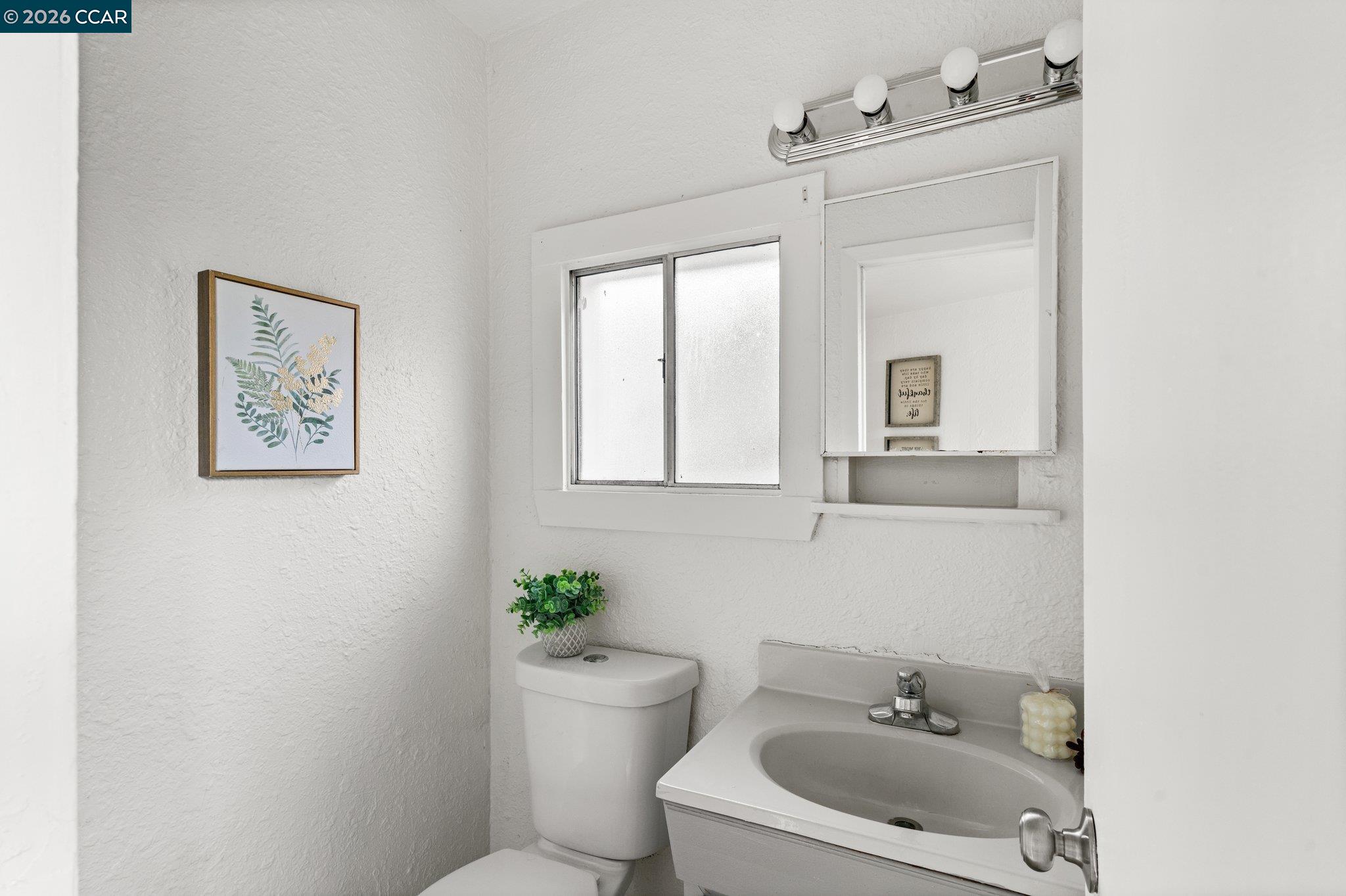 Detail Gallery Image 25 of 28 For 2612 75th Ave, Oakland,  CA 94605 - 2 Beds | 1/1 Baths