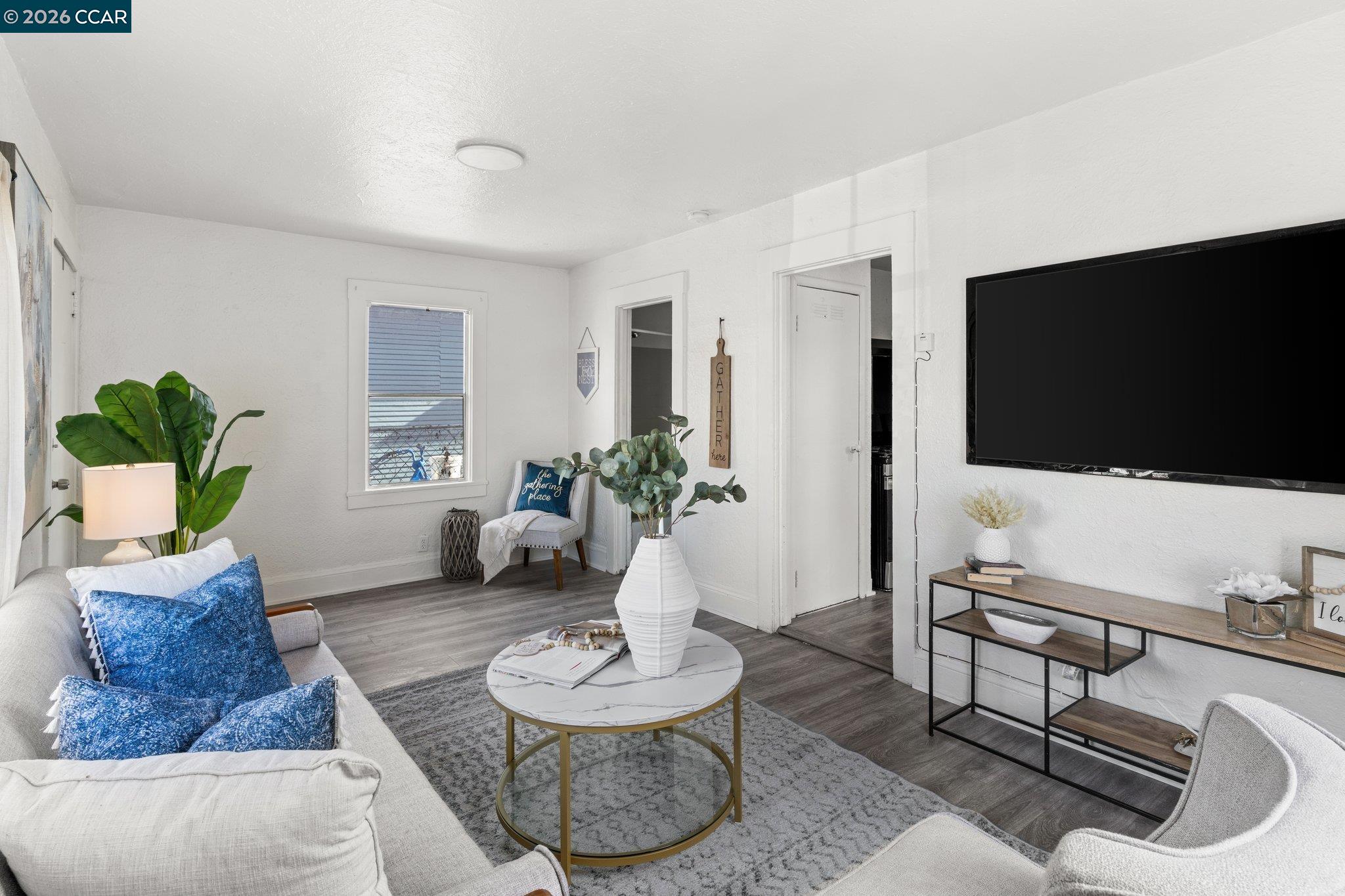 Detail Gallery Image 8 of 28 For 2612 75th Ave, Oakland,  CA 94605 - 2 Beds | 1/1 Baths