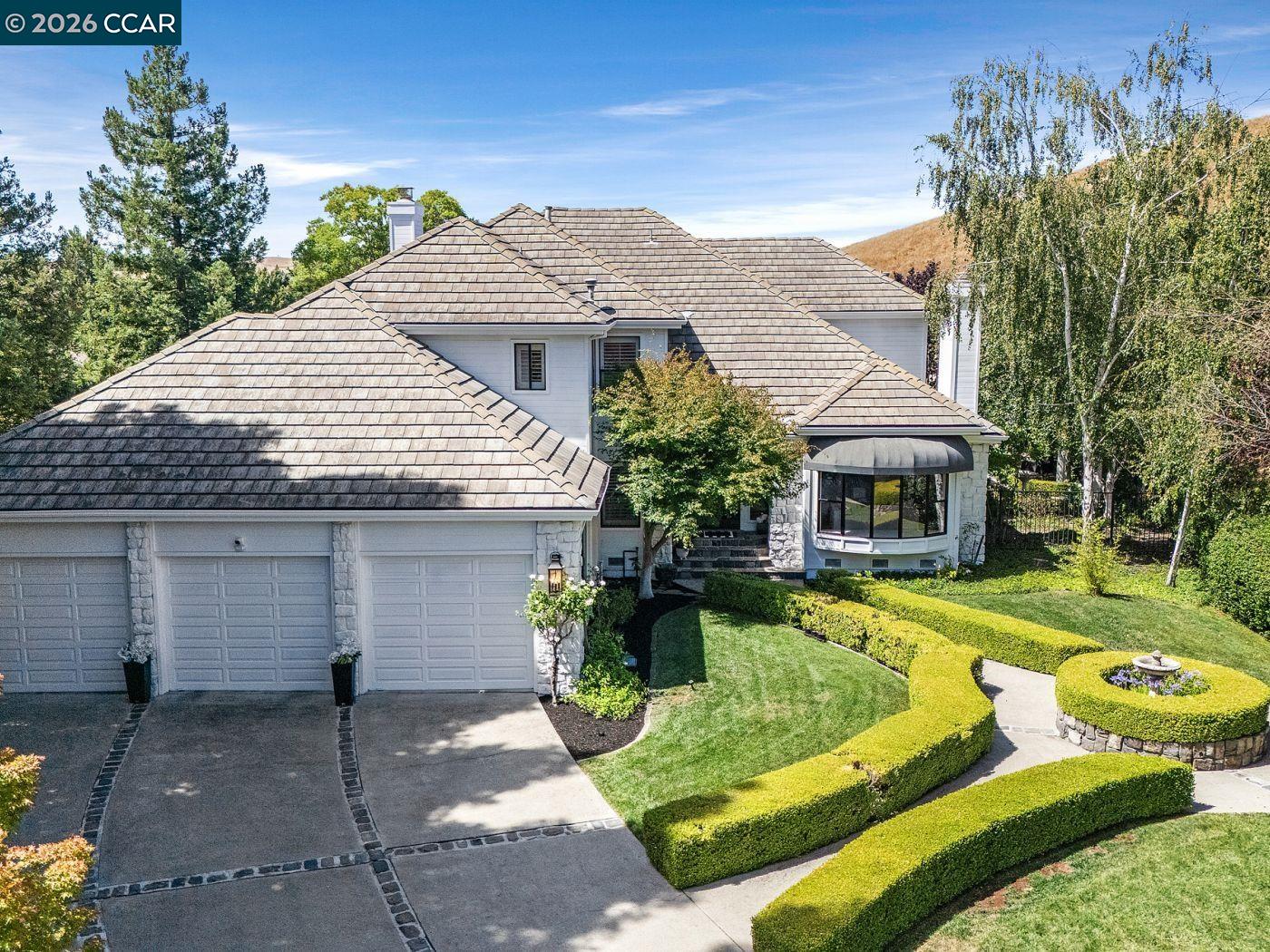 Detail Gallery Image 4 of 59 For 3911 Deer Trail Ln, Danville,  CA 94506 - 4 Beds | 3 Baths