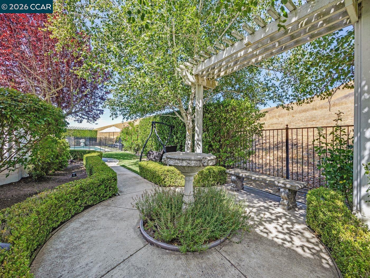 Detail Gallery Image 37 of 59 For 3911 Deer Trail Ln, Danville,  CA 94506 - 4 Beds | 3 Baths