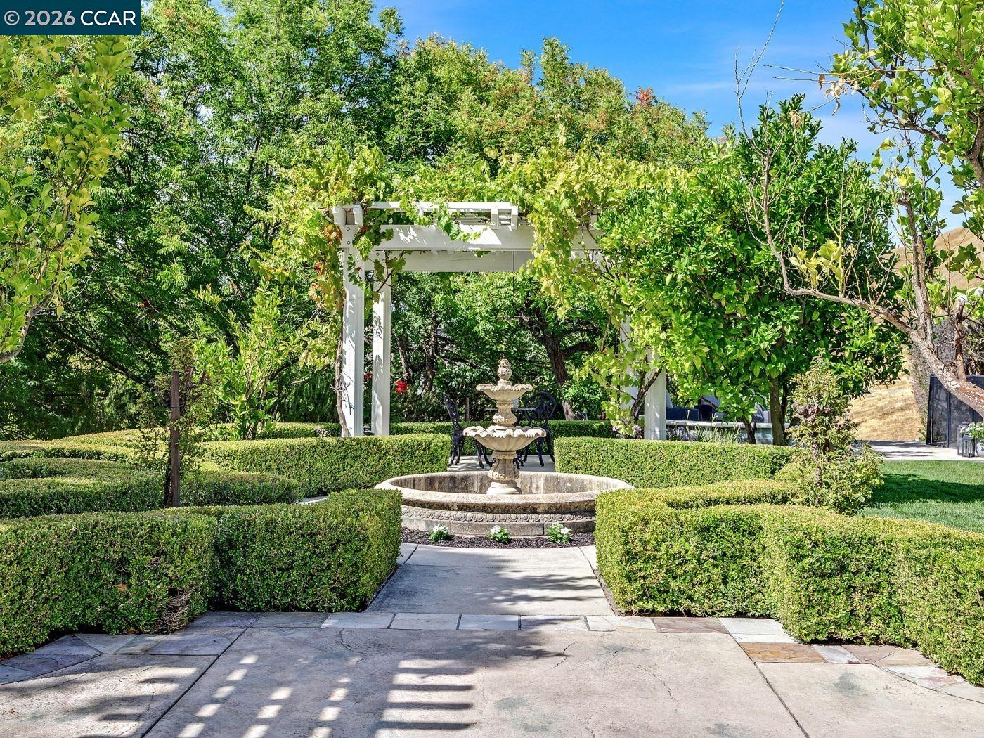 Detail Gallery Image 40 of 59 For 3911 Deer Trail Ln, Danville,  CA 94506 - 4 Beds | 3 Baths