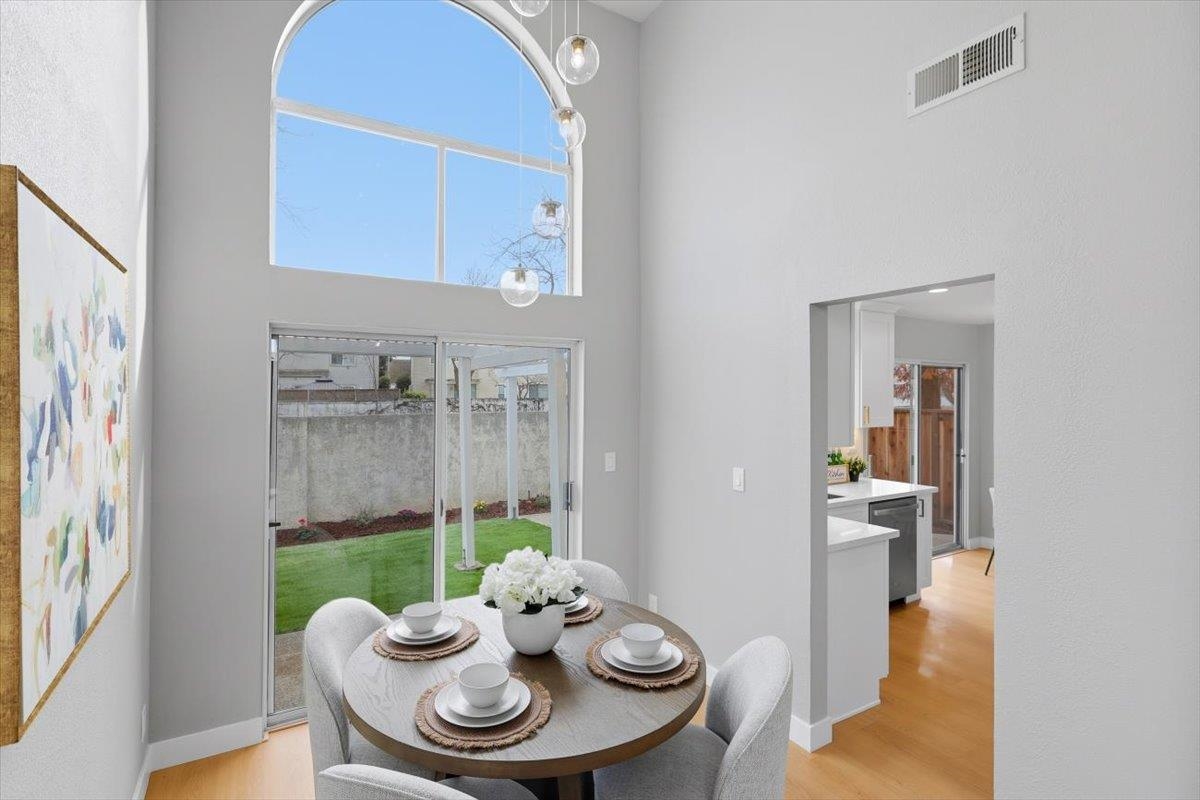 Detail Gallery Image 12 of 60 For 1274 Elkwood Dr, Milpitas,  CA 95035 - 3 Beds | 2/1 Baths