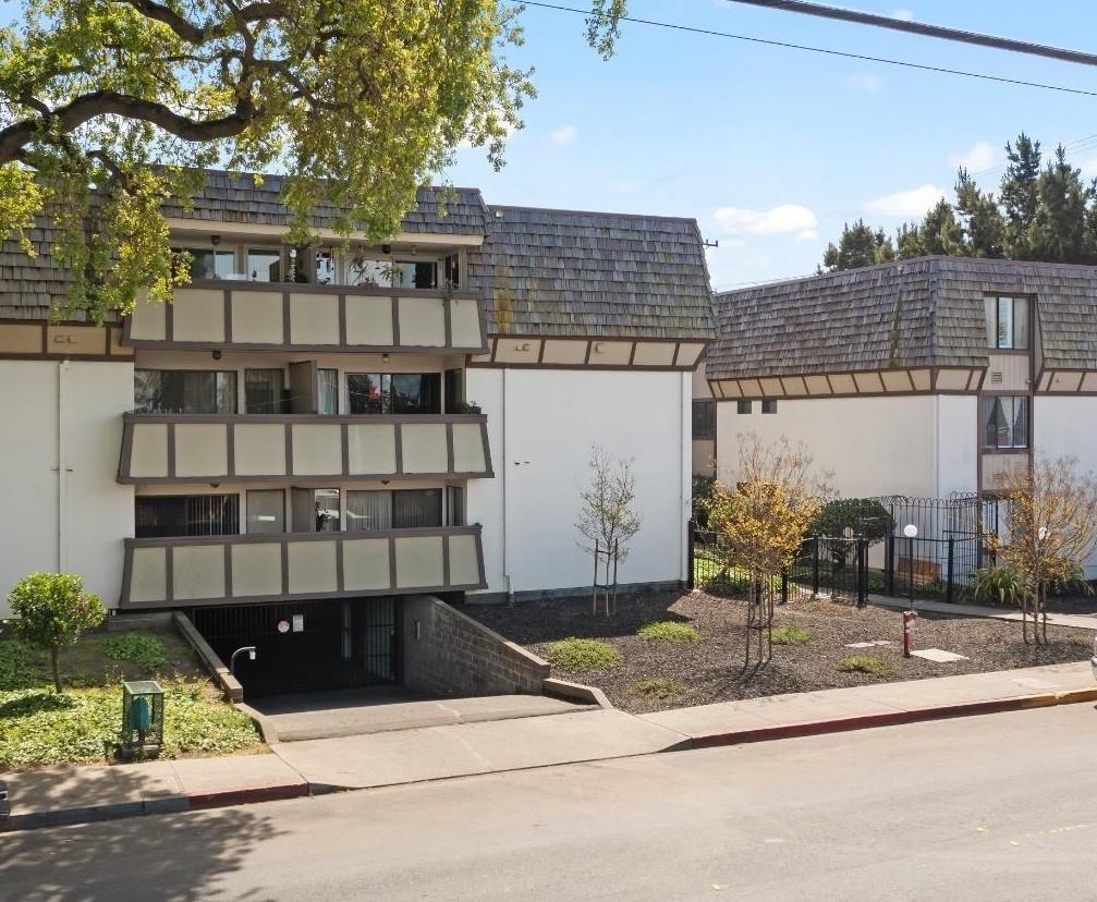 Photo #1: 41123552 Listing: Photo #1