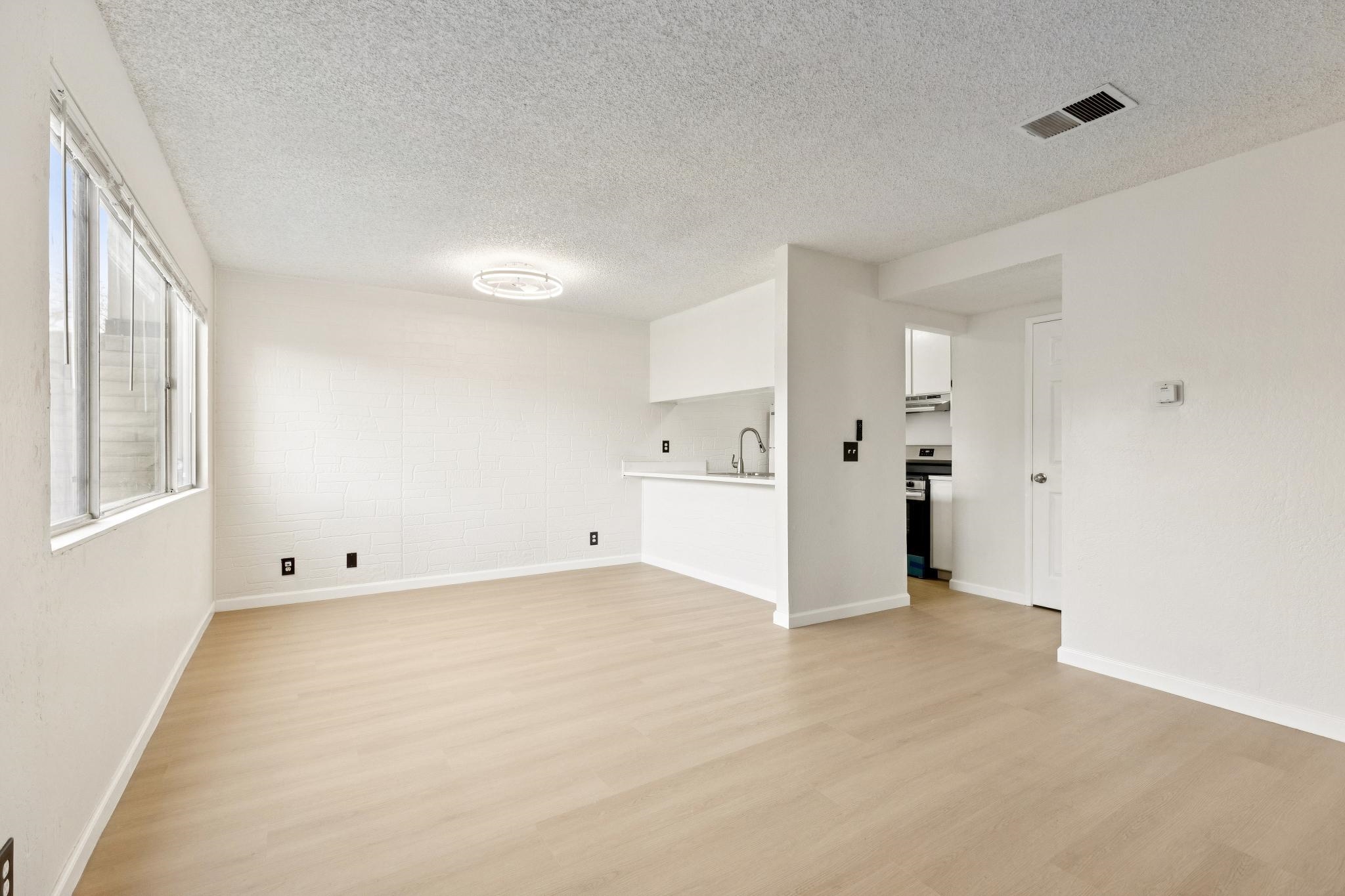 Photo #5: 41123556 Listing: Photo #5