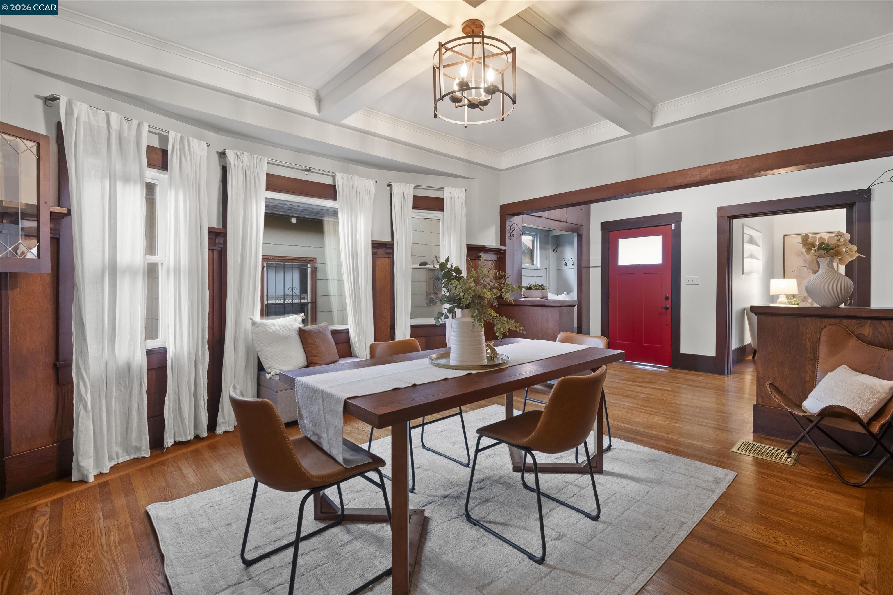 Detail Gallery Image 6 of 17 For 5428 Ruth Ave, Oakland,  CA 94601 - 3 Beds | 1 Baths