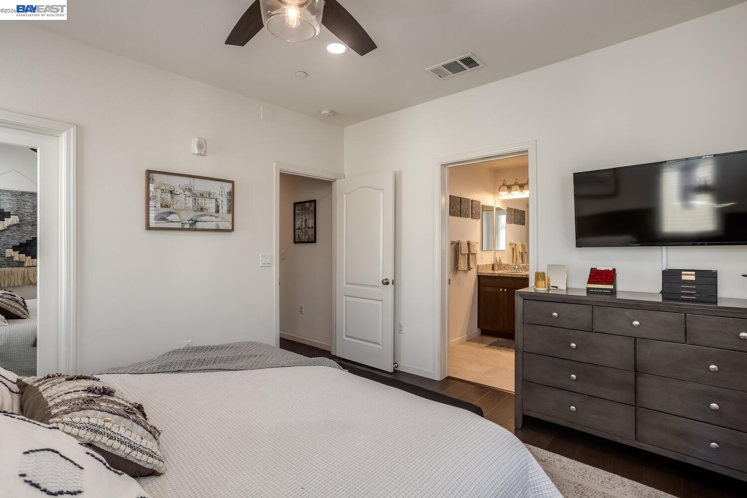 Detail Gallery Image 19 of 33 For 3077 Valley of Hearts Del Pl #6,  San Jose,  CA 95136-4977 - 2 Beds | 2 Baths