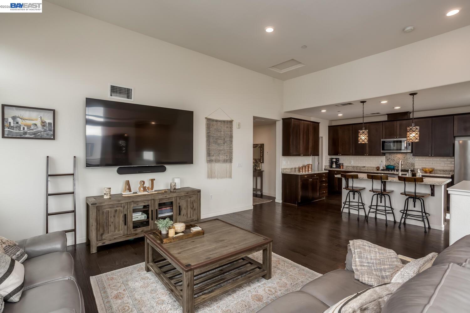 Detail Gallery Image 7 of 33 For 3077 Valley of Hearts Del Pl #6,  San Jose,  CA 95136-4977 - 2 Beds | 2 Baths