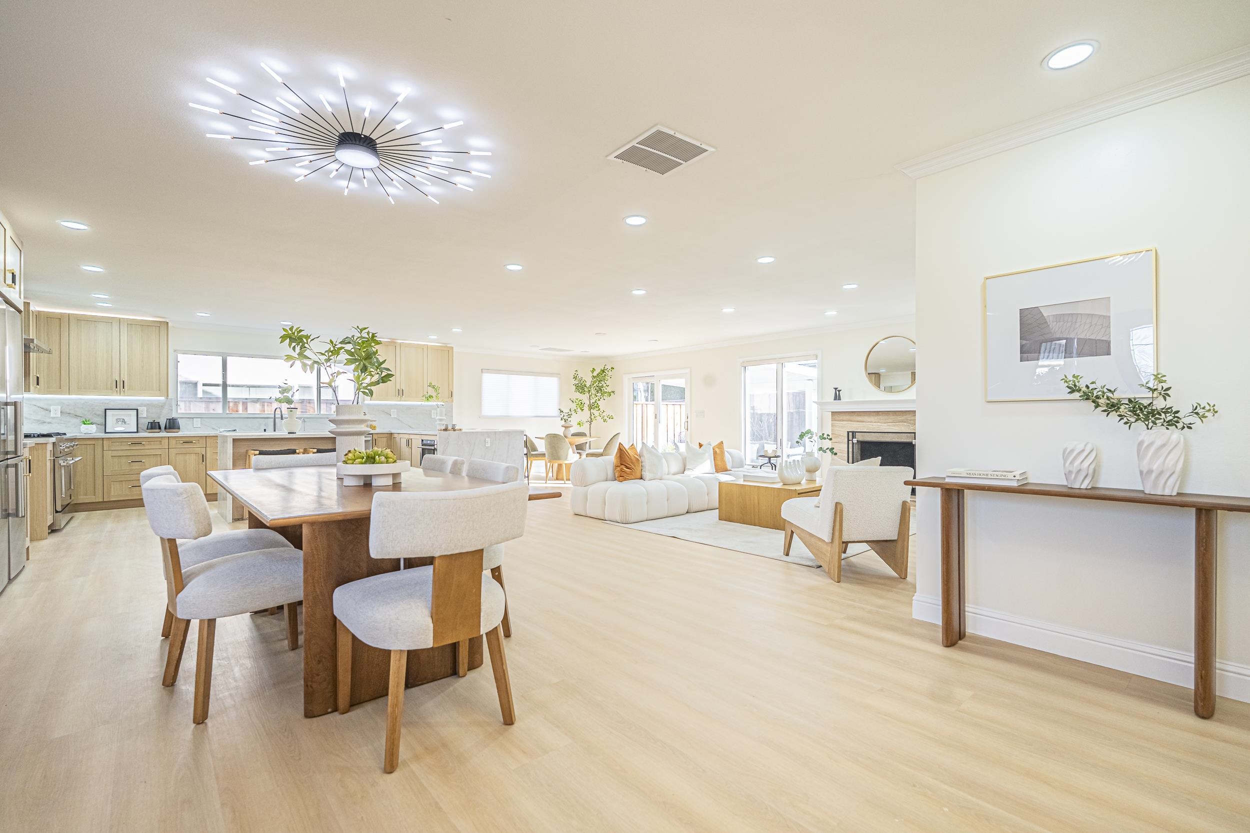 Detail Gallery Image 2 of 48 For 3474 Walton Way, San Jose,  CA 95117 - 3 Beds | 2/1 Baths