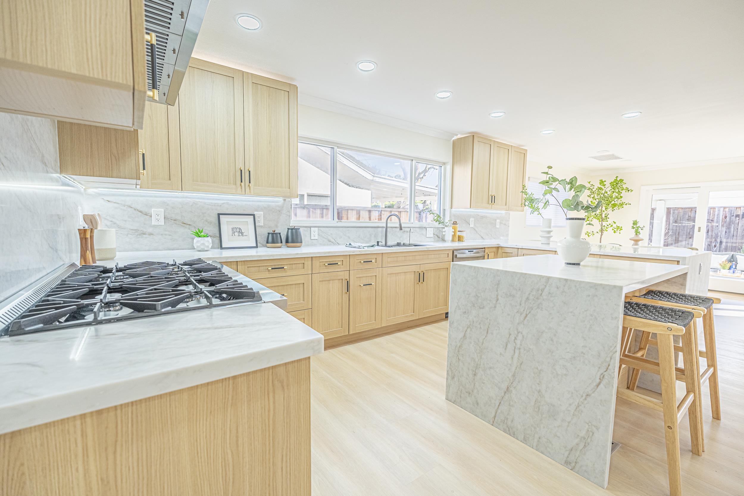 Detail Gallery Image 14 of 48 For 3474 Walton Way, San Jose,  CA 95117 - 3 Beds | 2/1 Baths